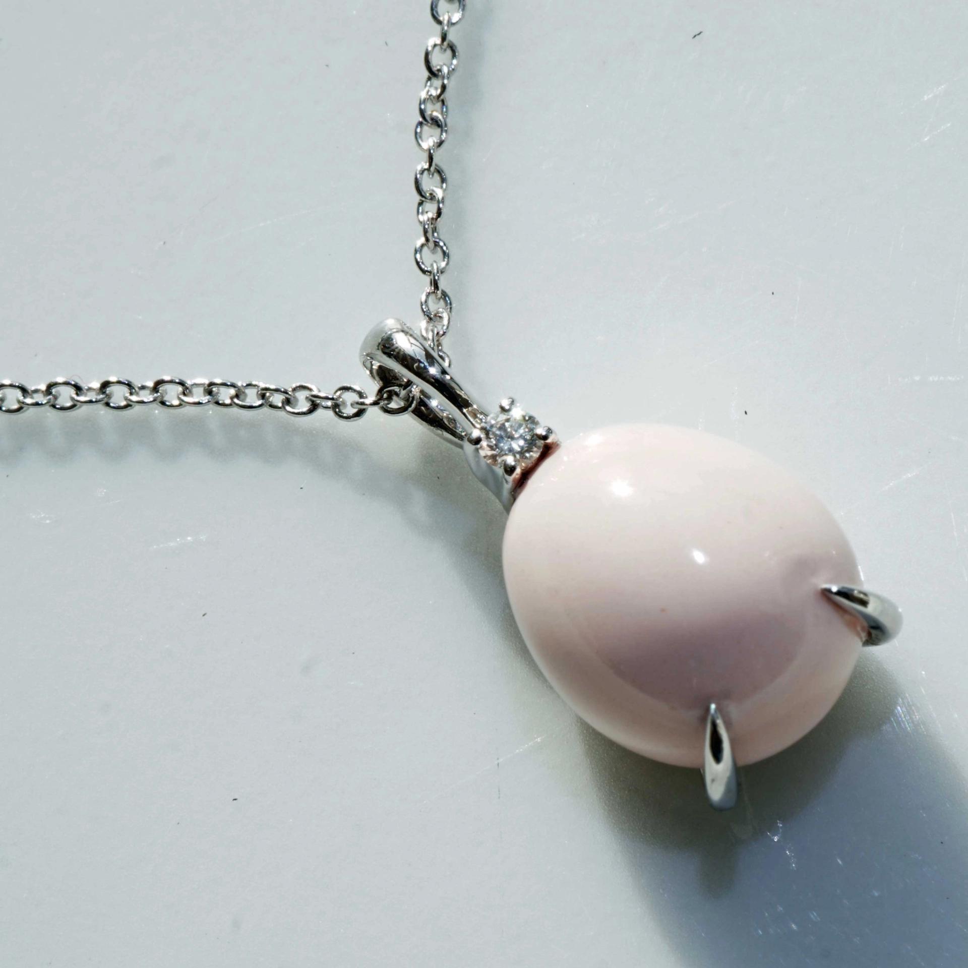 Drop Pendant...soo sweet...with coral and Diamond...made in Italy