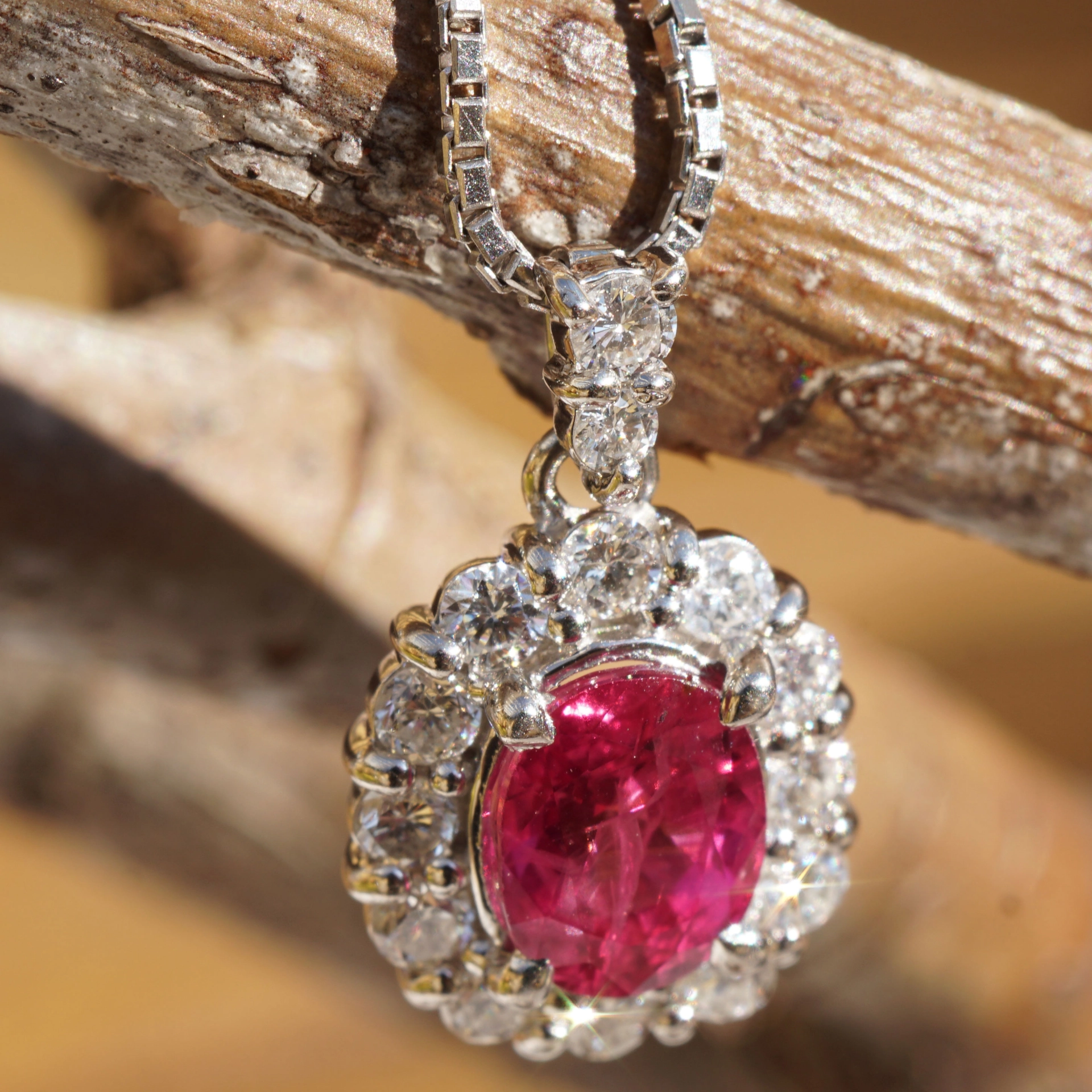 Rubin Brillant Anhänger mit Kette in 850er Platin 1.59 ct