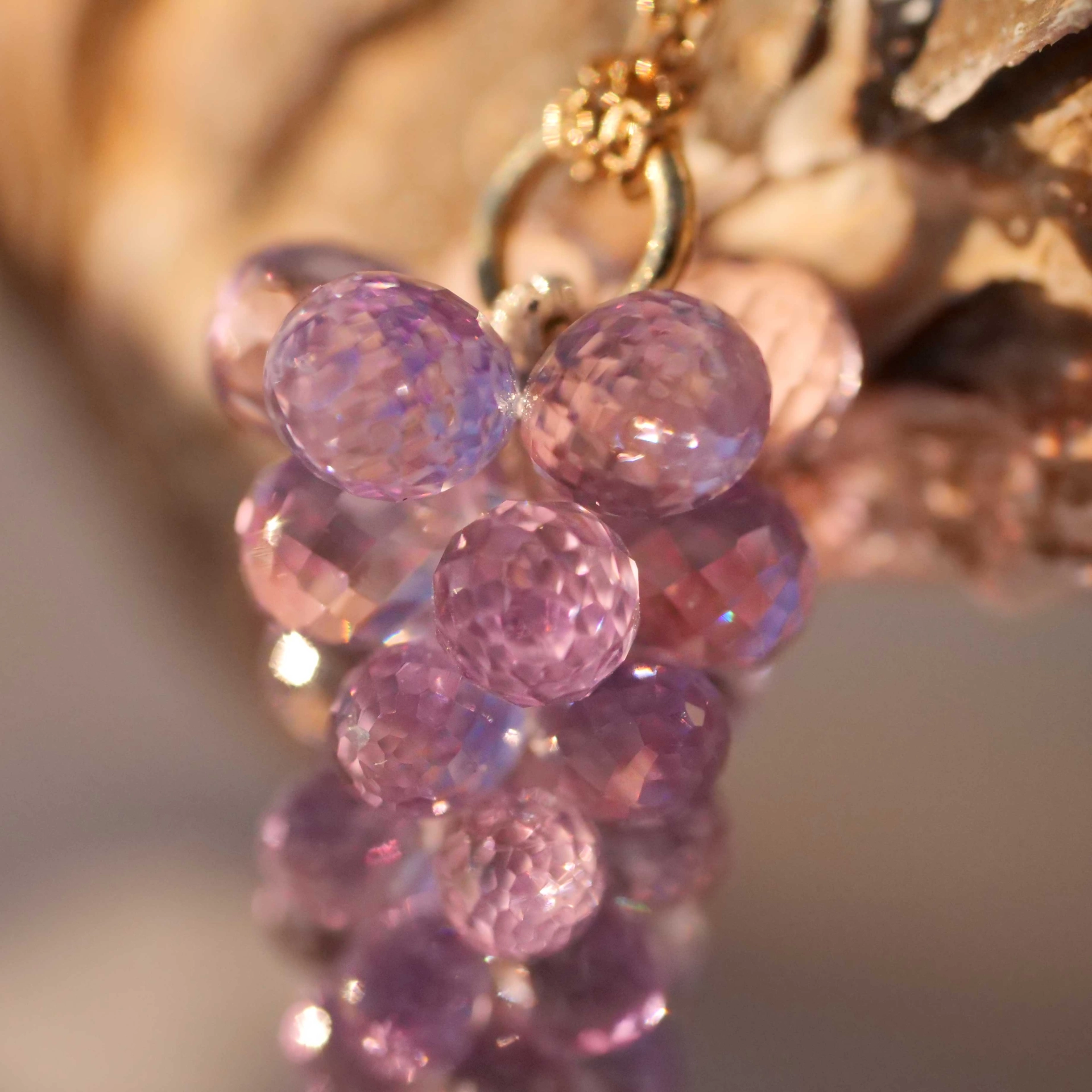 Grape Pendant Amethyst 14kt Yellow Gold 20.6 ct....skillfully made
