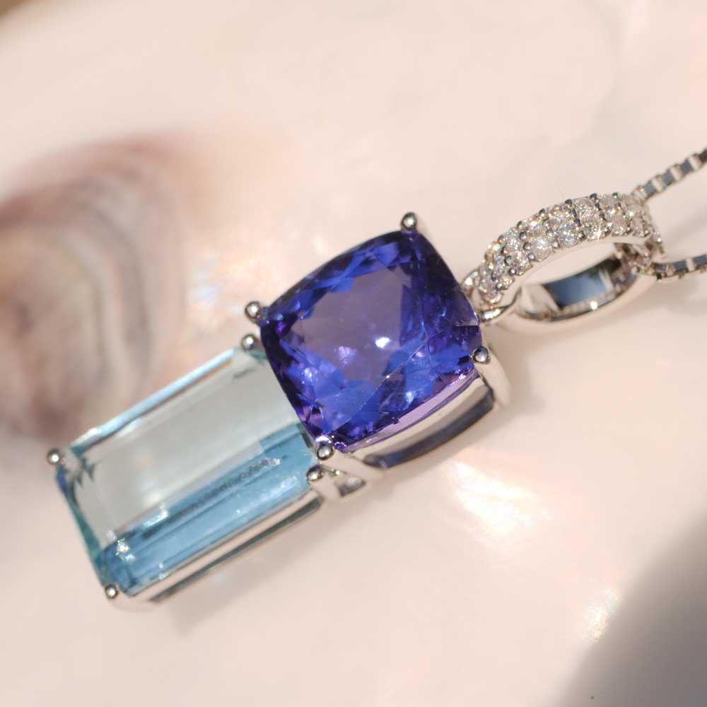 Aquamarine Tanzanite Brilliant Pendant 750 white gold from Tanzania and Brazil..what colors