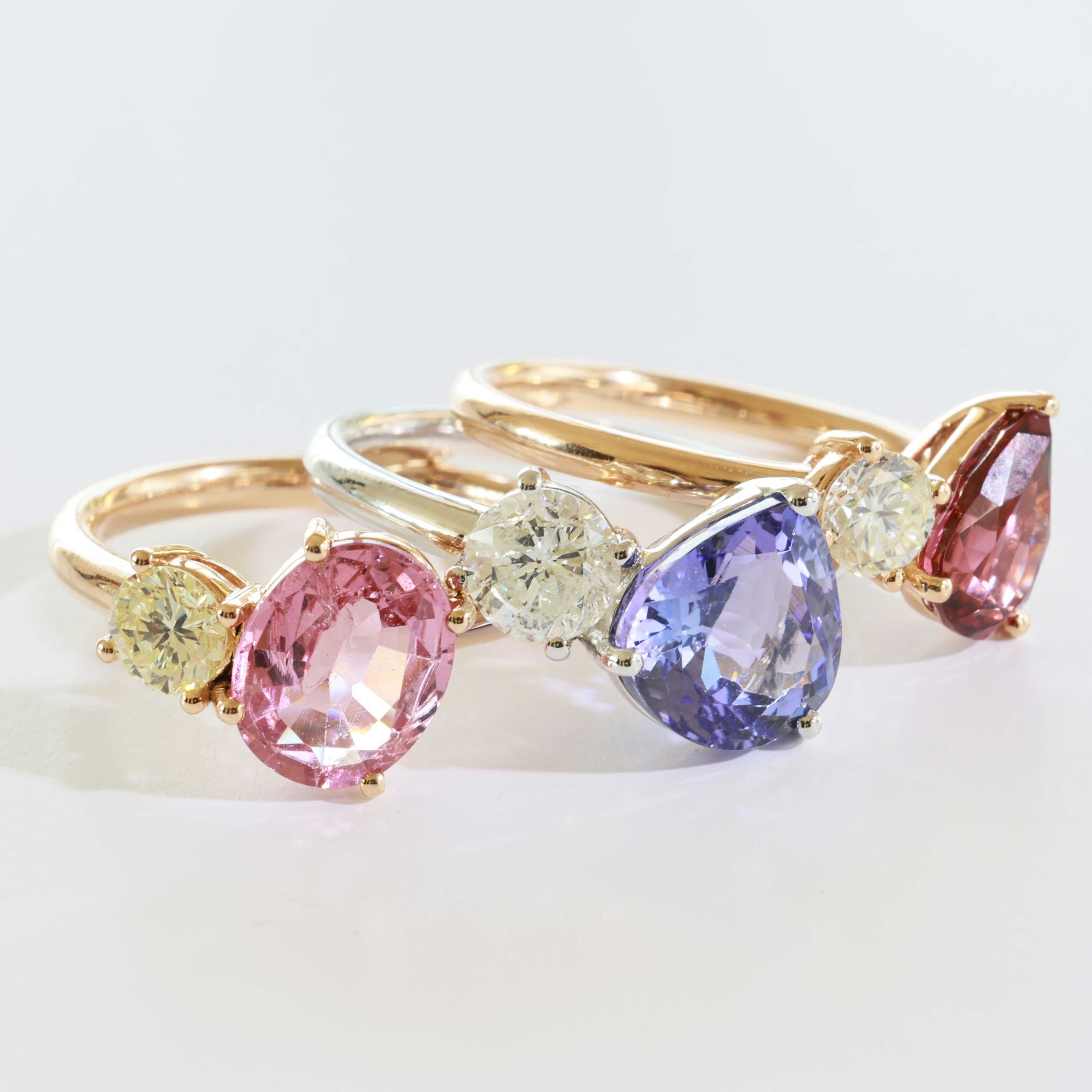 Tanzanite Brilliant Ring 750 White Gold 2.30 ct 0.42 ct great Design to combine as a Plug-in 