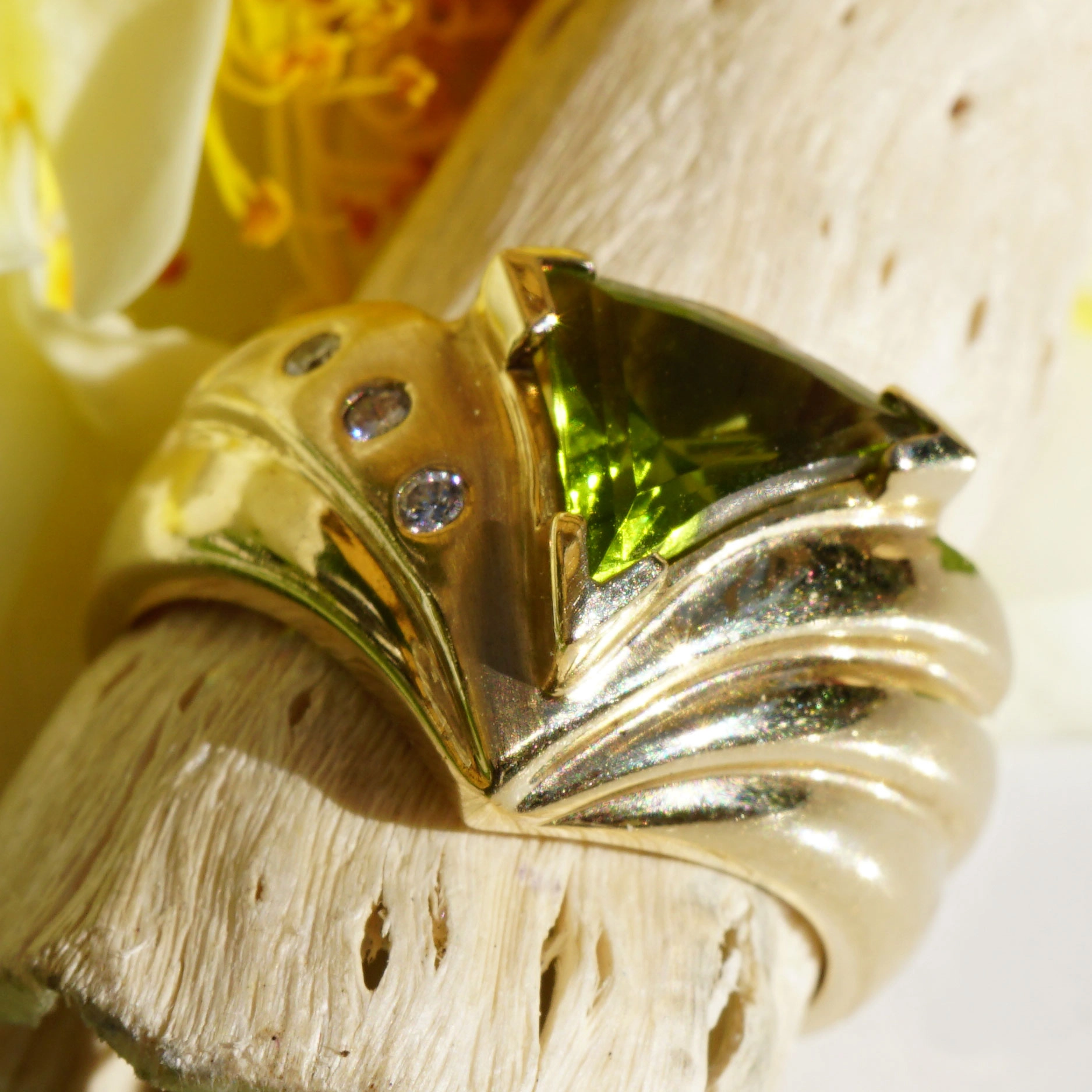 Peridot Brillant Ring 585er Gelbgold  0.06 ct W VS .....green energy