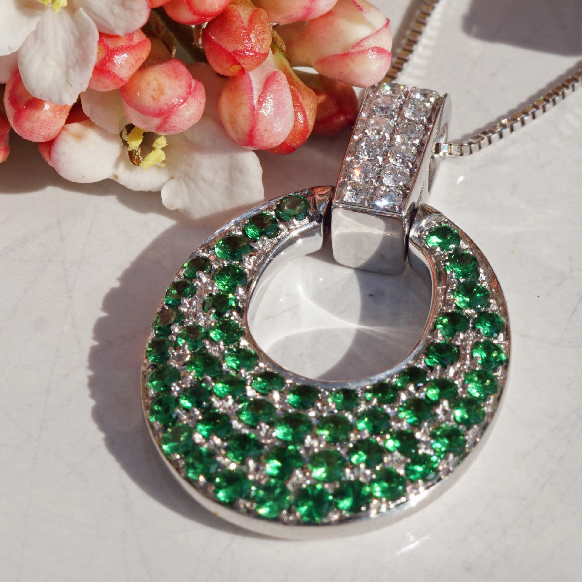 Brilliant Demantoid Pendant 750 White Gold...very massive