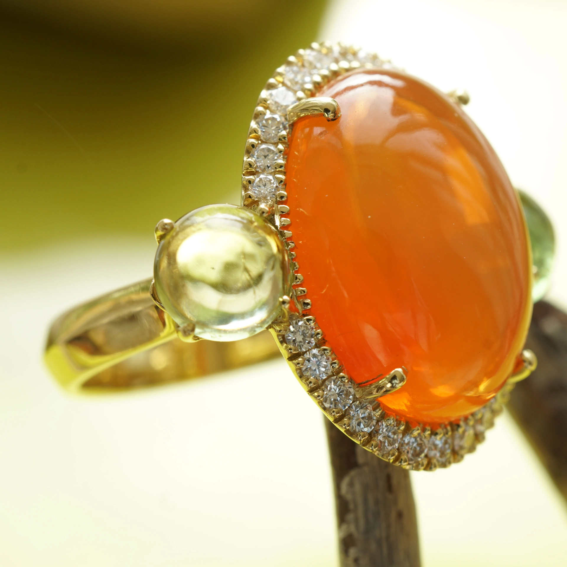 Fireopal Turmalin Ring 18 kt Yellowgold made in Valenza Springcolors