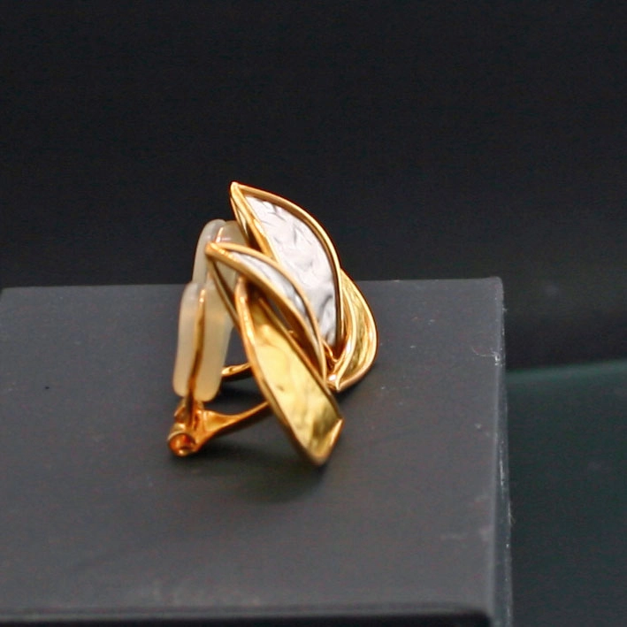 Feinplatin-Feingold-Ohrclips mit 750er-Gold-Montur