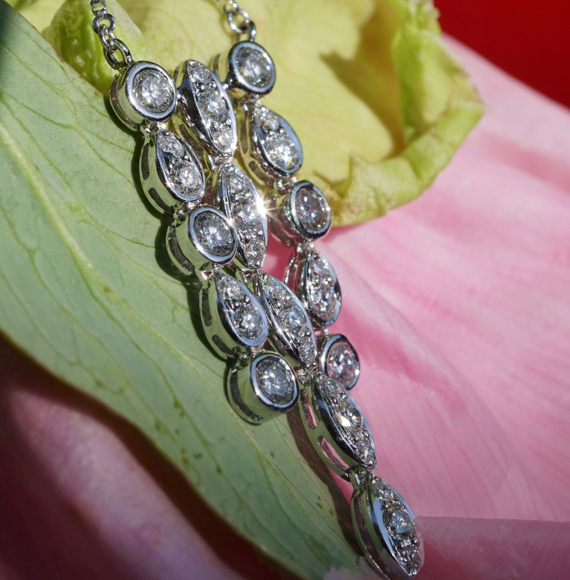 Collier Brillant 1.50 ct TW-W / VS WINDBELLS ca. 48 x 13 mm groß 750er Weissgold