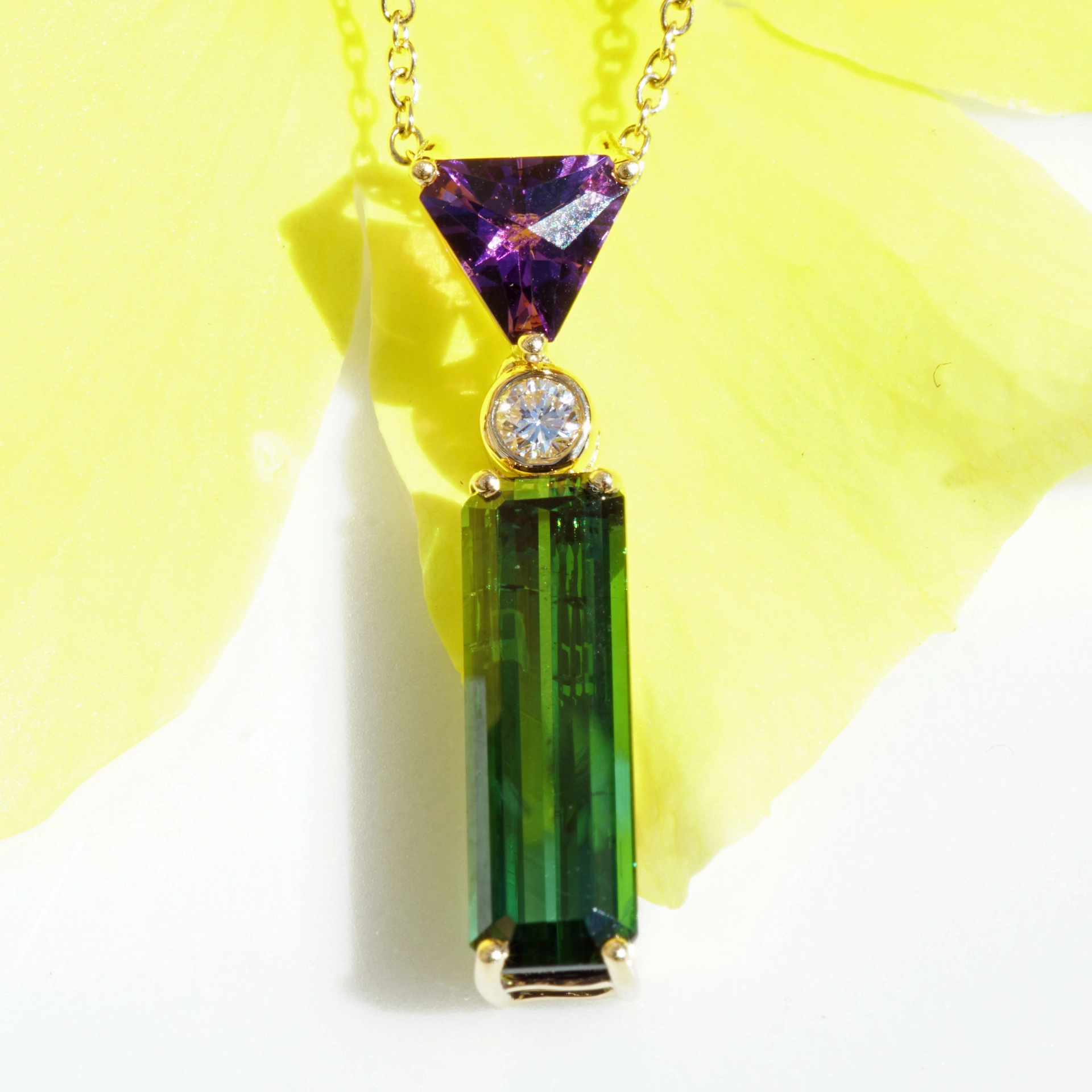 Turmalin Diamant Amethyst Anhänger 2.08 0.41 0.05 ct AAA 750er Gelbgold ...coole Farbenkombination