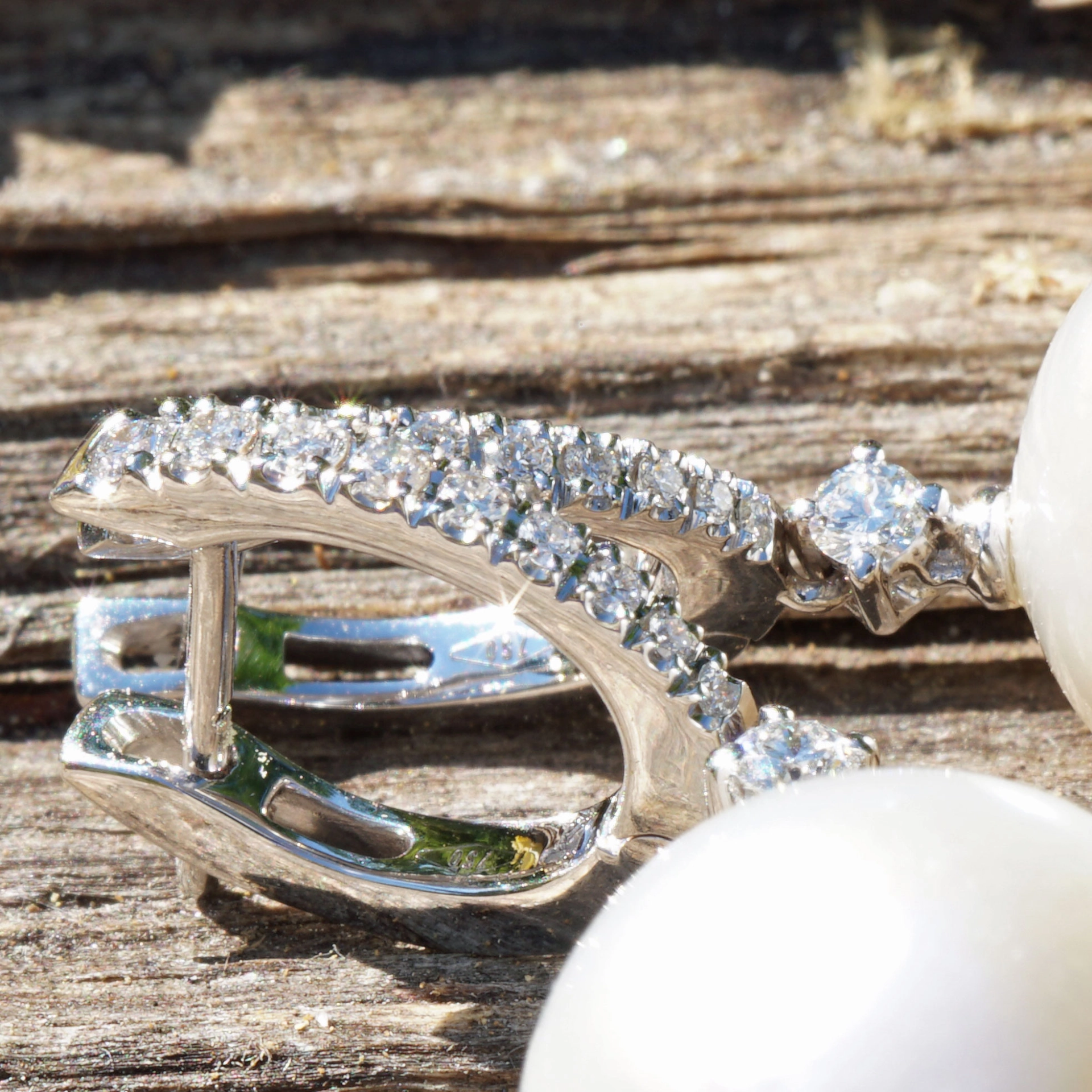 Wonderful southsea pearls earrings perfectly set in 750 whitegold