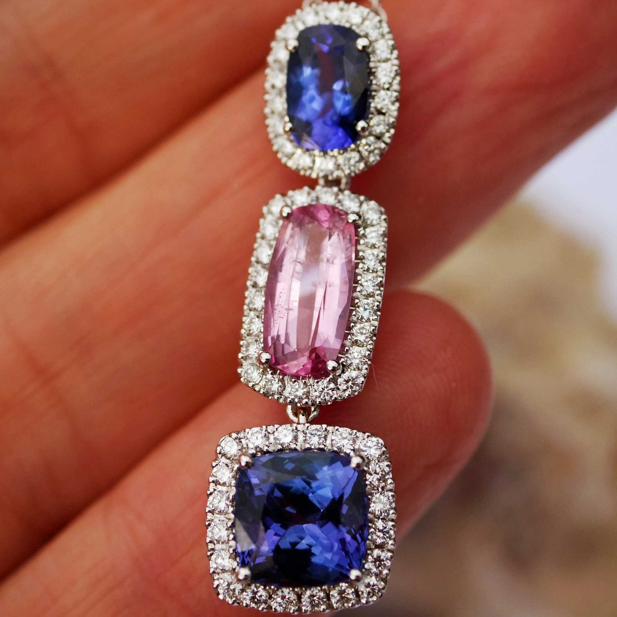 Tanzanite Spinel Brilliant Pendant w. Chain 750 White Gold 6 ct 0.70 AAA+ Blue Lily and Dream Pink