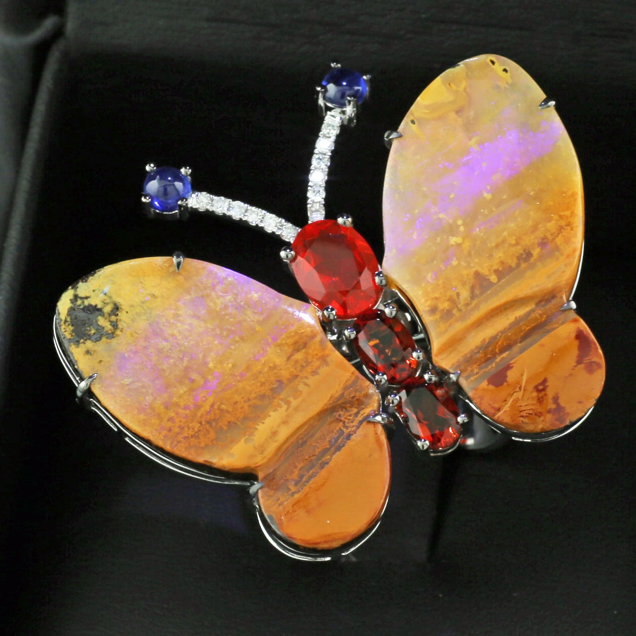 Edelstein Schmetterling Ring in 750er Weißgold