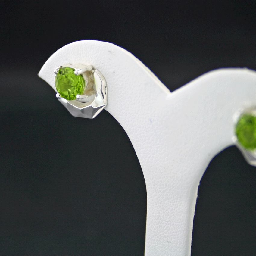 Silberschmiedearbeit mit feinem Peridot, 925/-Silber,