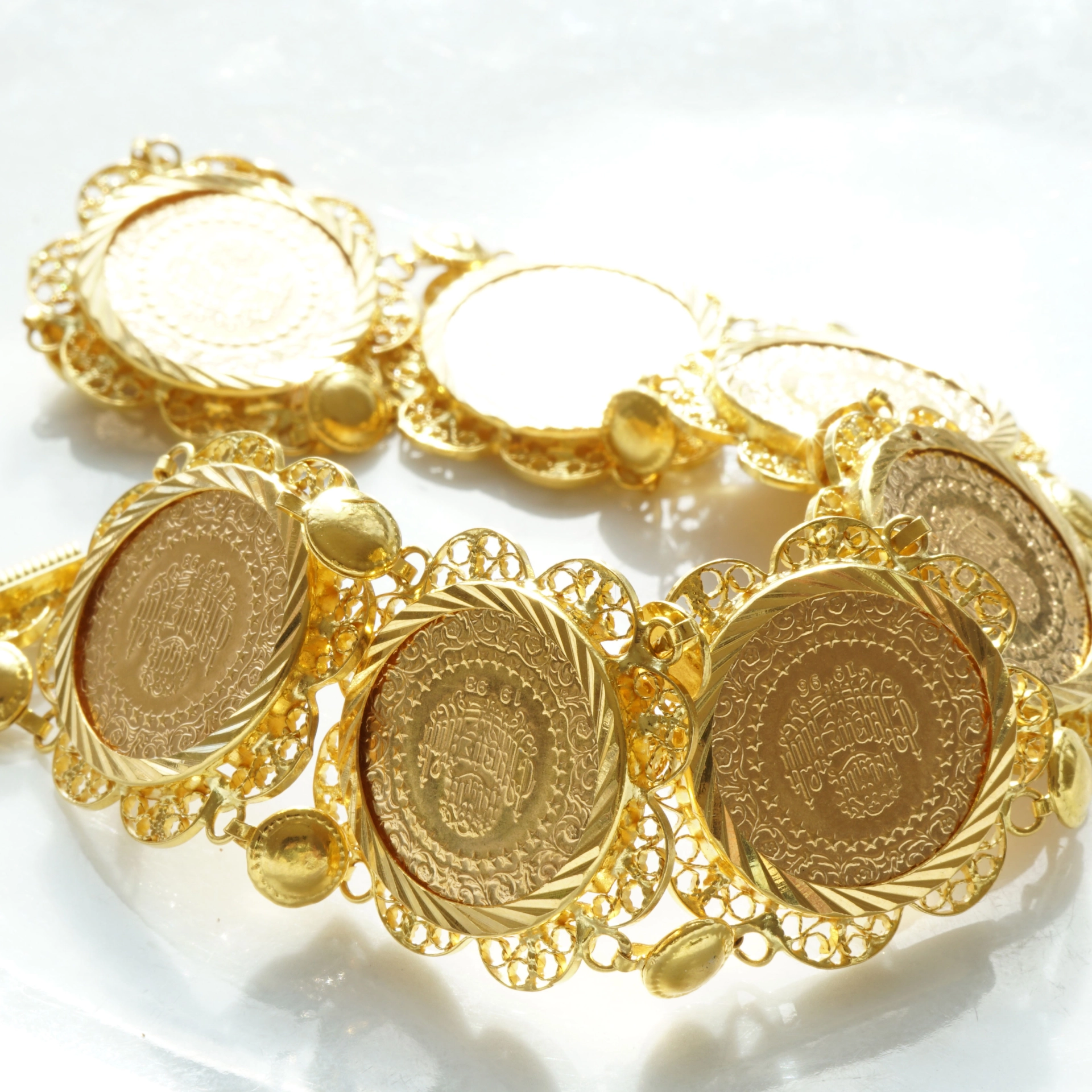 Coin Bracelet 916 Yellow Gold 32 Grams...perfect Gipsy Style