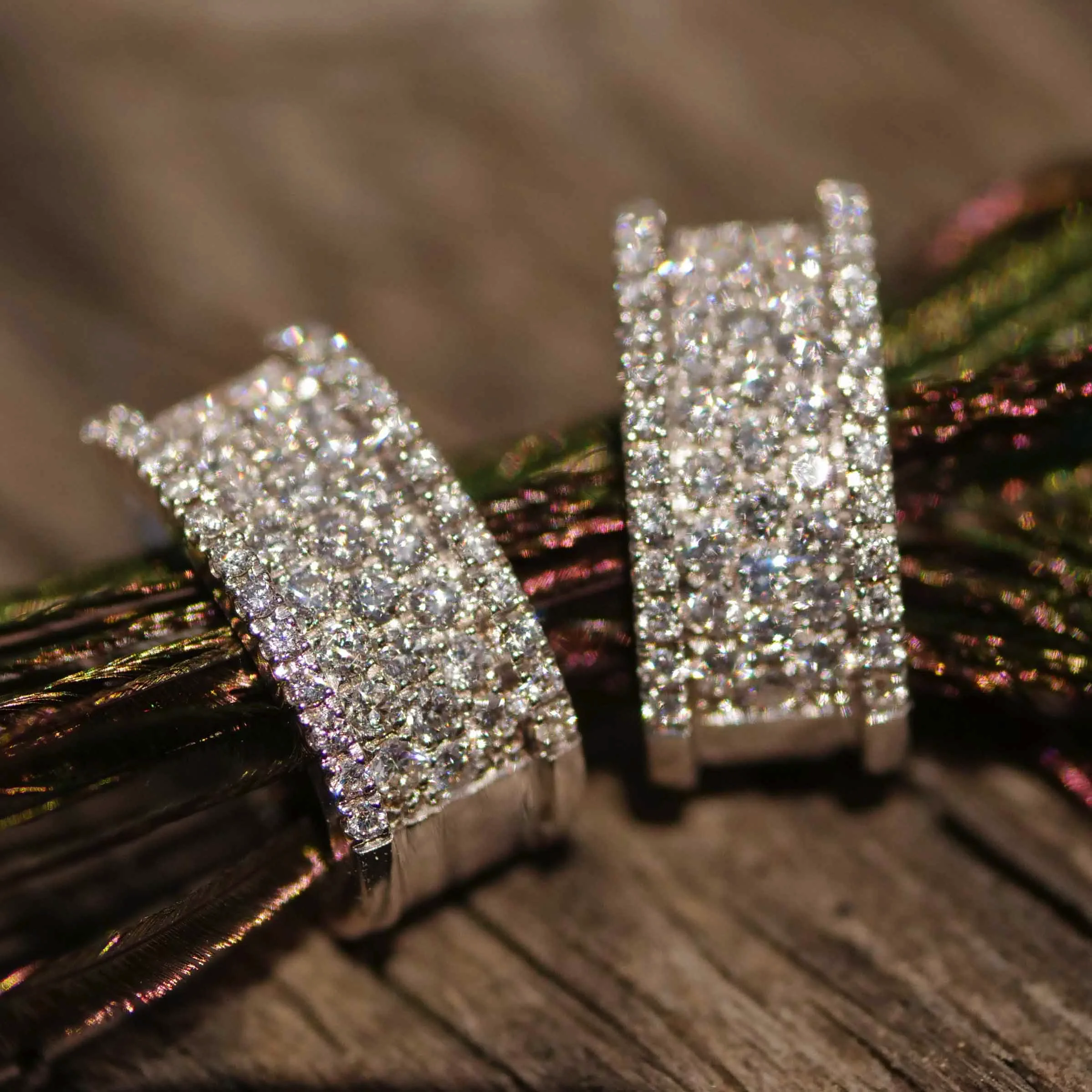 Brilliant three-quarter Hoop Earrings 0.69 ct 750 White Gold TW VS made in Italy very solid