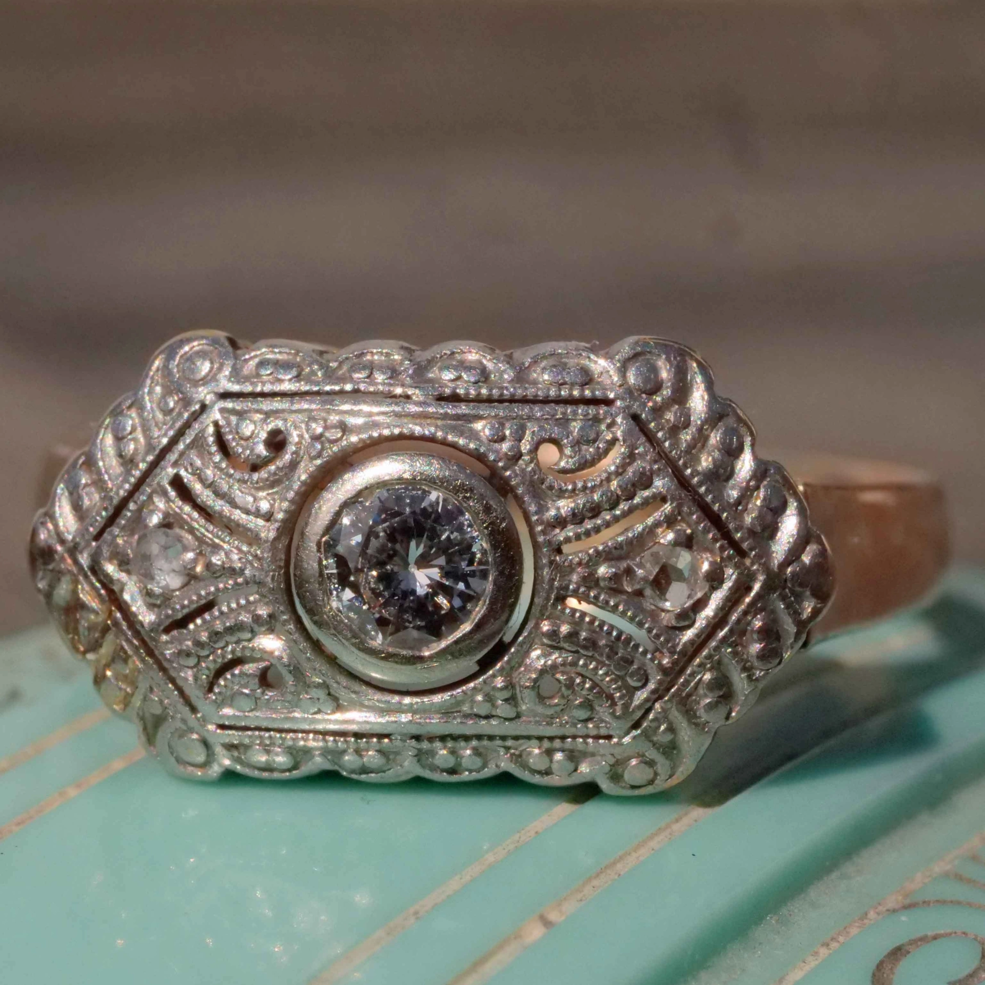 Art Deco Ring Diamonds total 0..22 ct 14 kt Gold..dazzling History