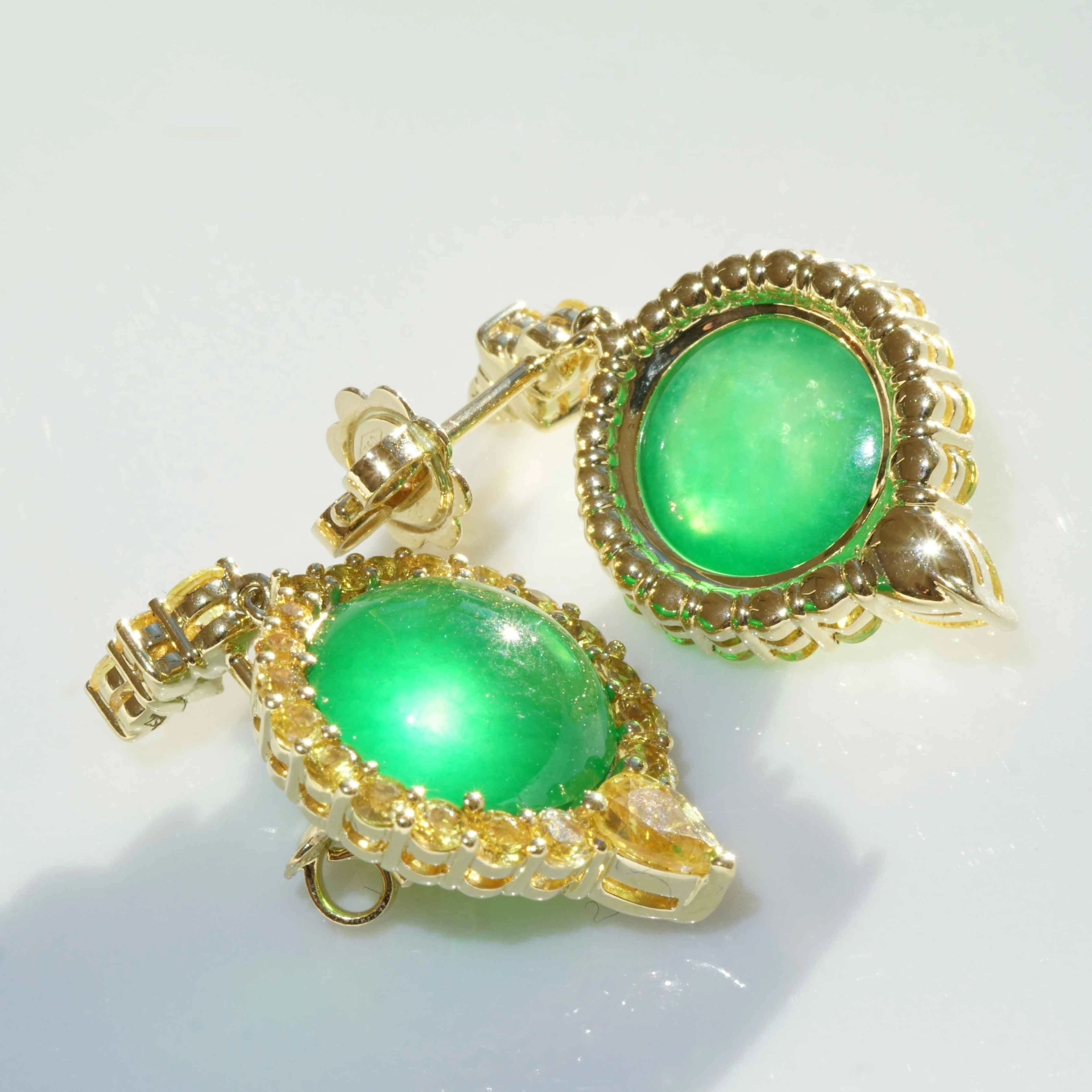 Imperial emeraldgreen Burma Jade Saphire Earrings 18 kt Rosegold...magical Radiance