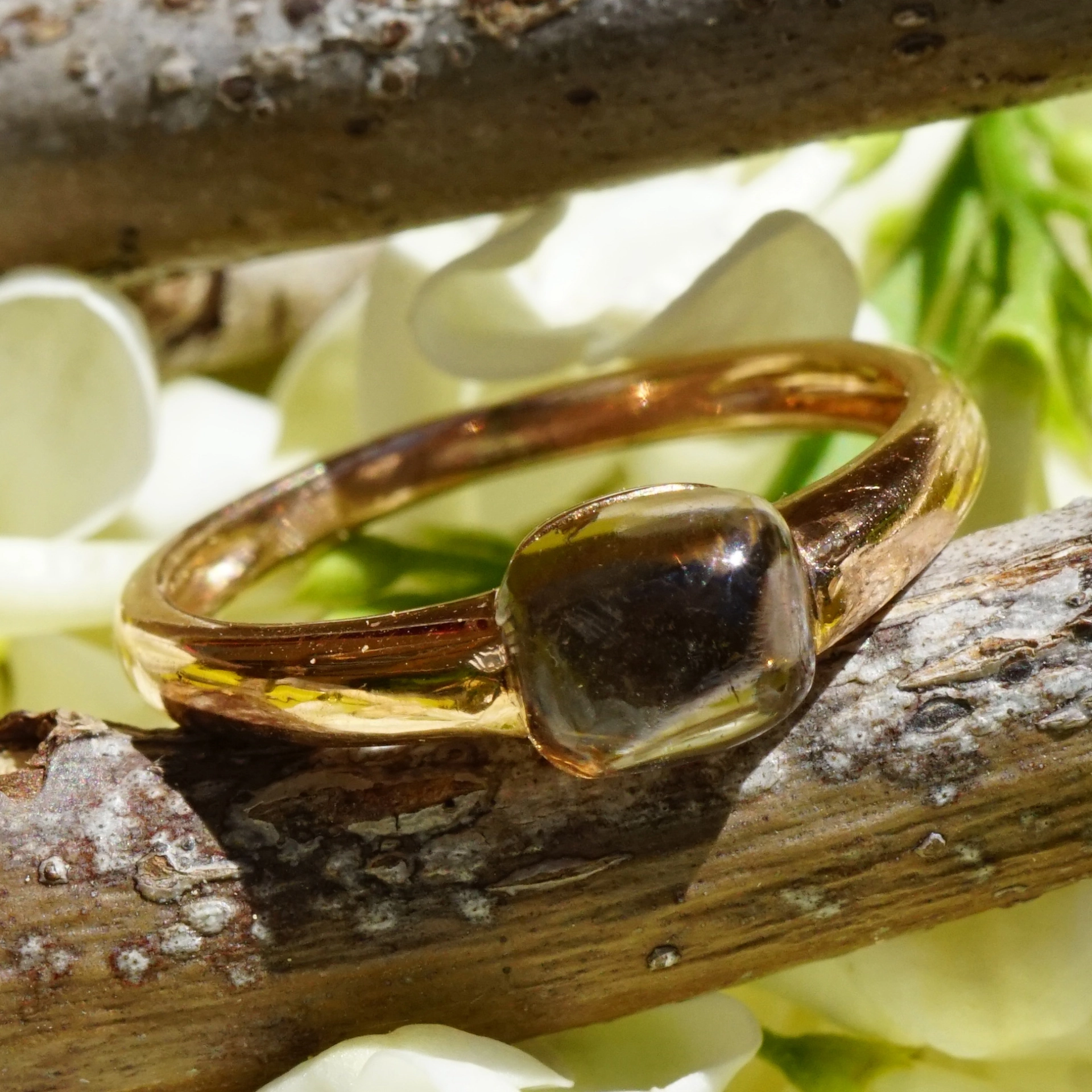 Cushion Ring Smokey Quartz 18 kt Yellowgold..so much fun