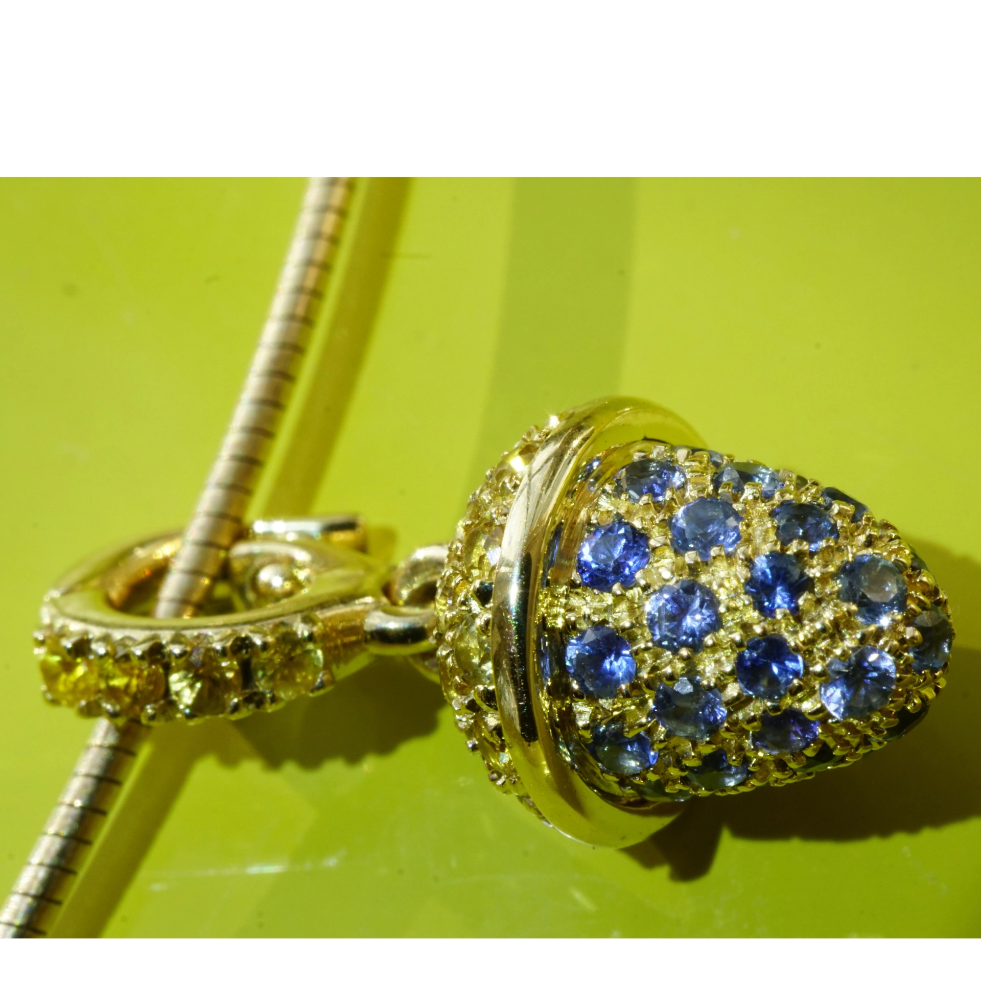  Saphire Drop Pendant 18 kt Yellowgold.......sooo cute
