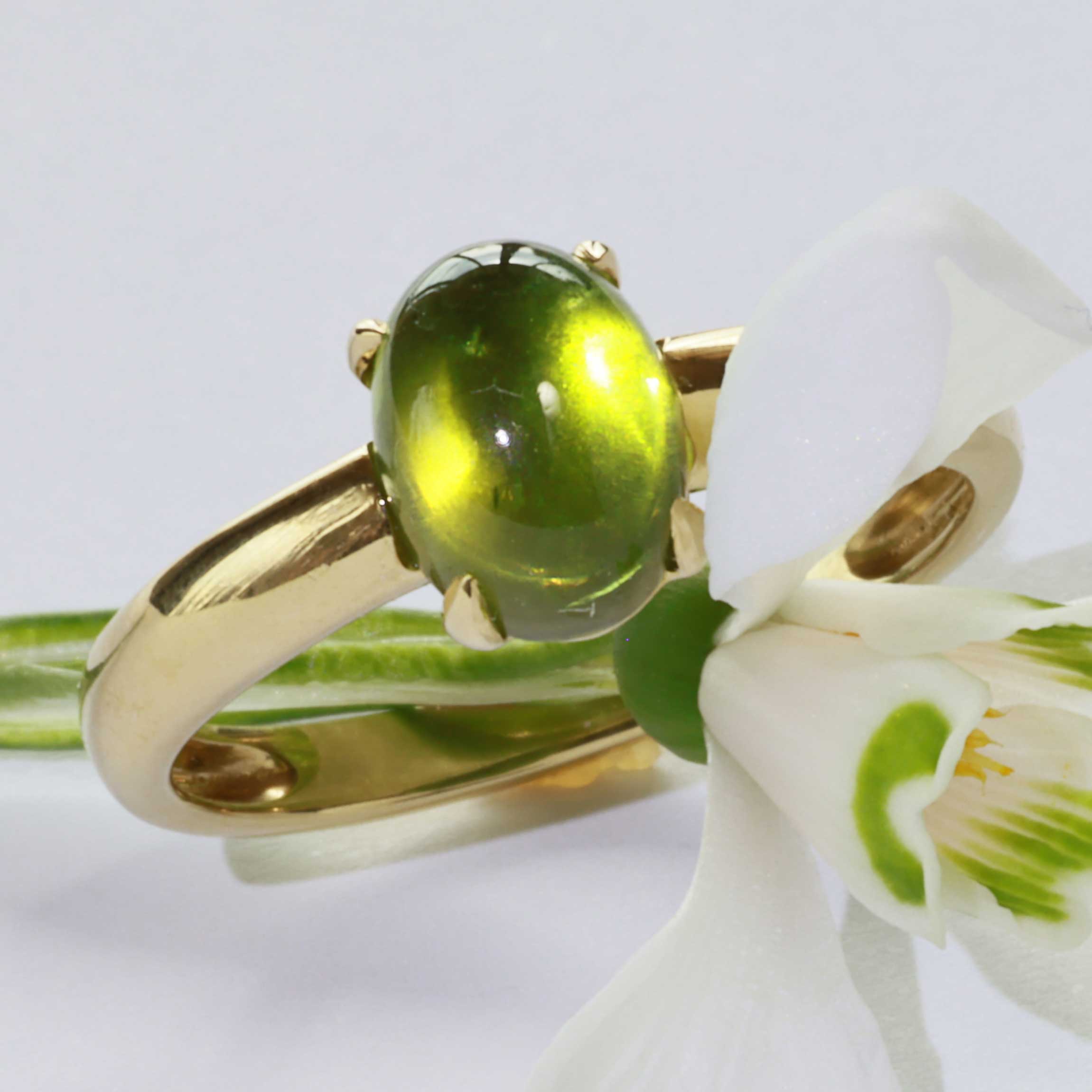 Tourmaline Ring 750 Yellow Gold green.... sweet Temptation... made in Italy... High-Quality