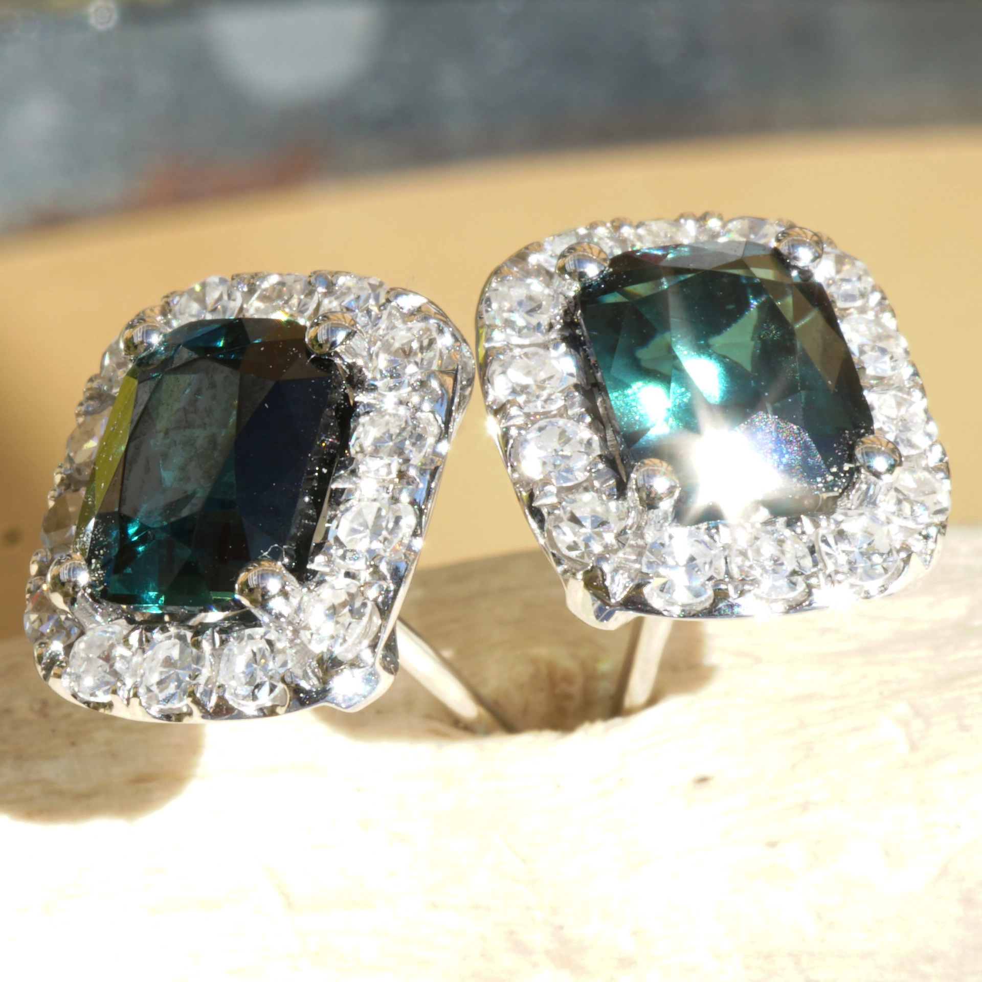 Tourmaline Brilliant Ear Studs AAA 18 kt Gold