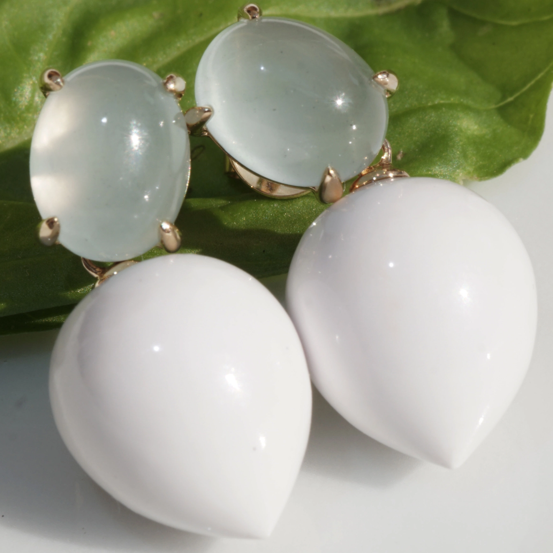 Cacholong Aquamarine Earrings 14 kt Yellowgold....Sky and Snow
