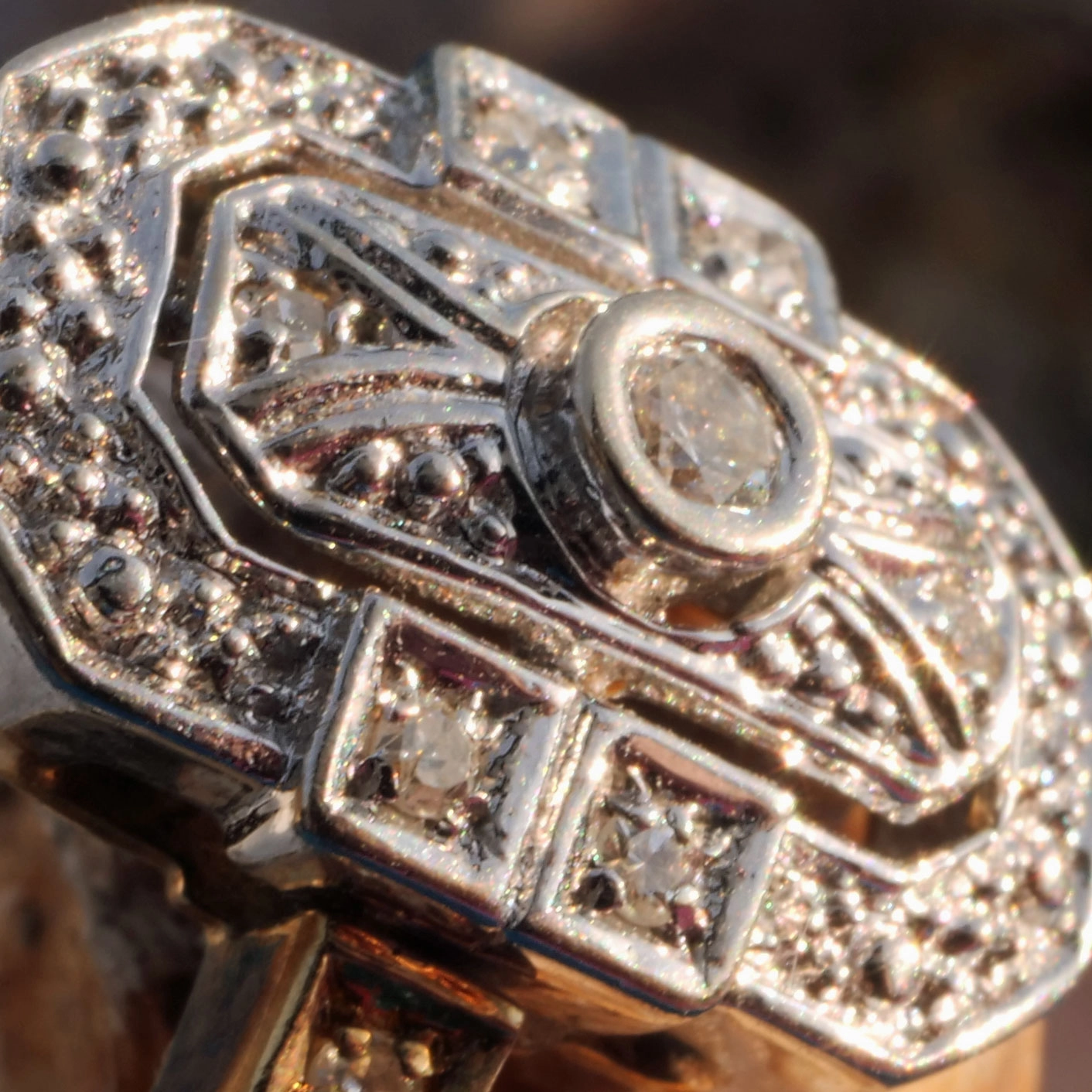 Art Deco Style Ring Diamonds total 0.11 ct 14 kt Gold shiny surface
