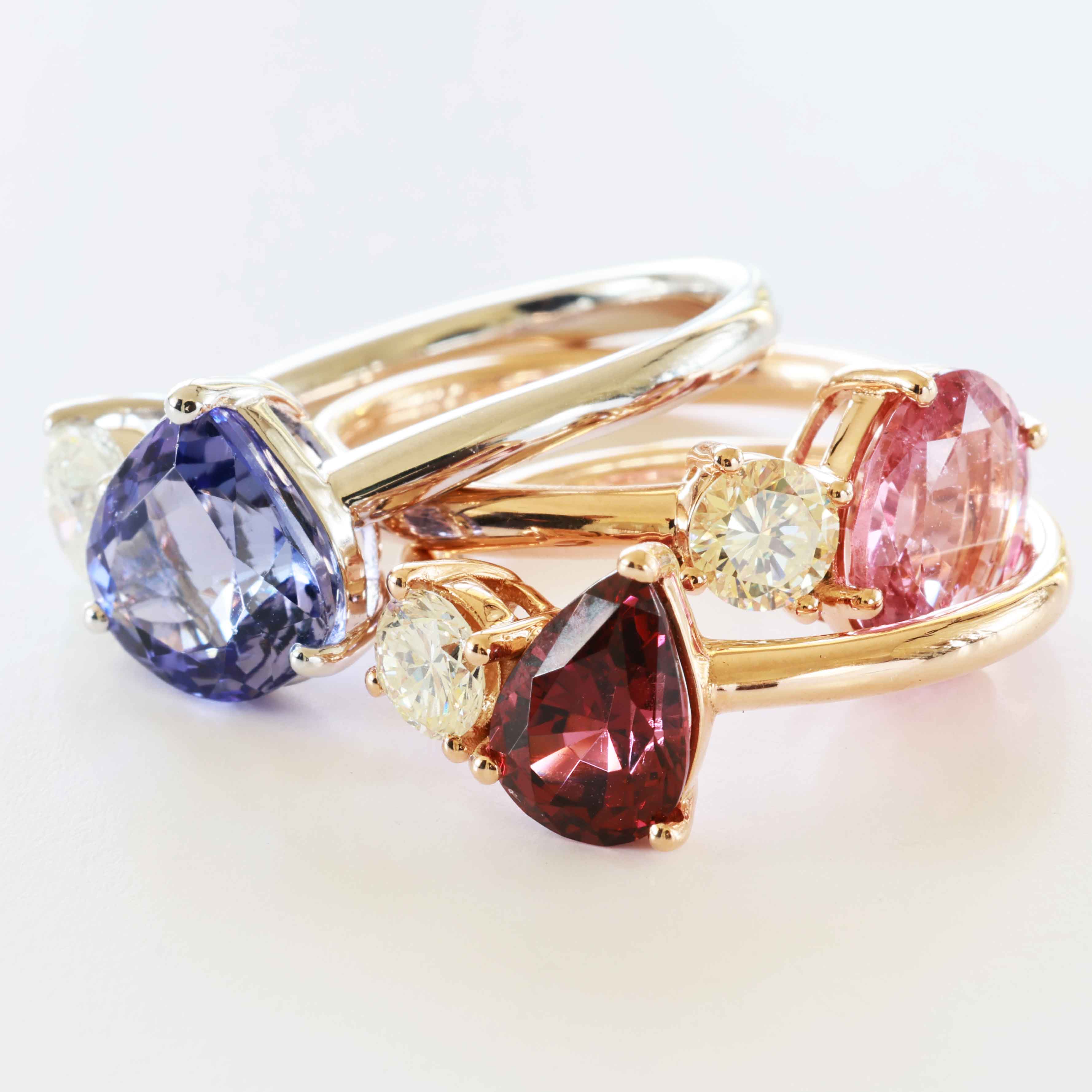 Tanzanite Brilliant Ring 750 White Gold 2.30 ct 0.42 ct great Design to combine as a Plug-in 