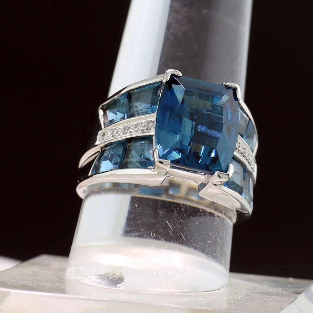 Blautopas Brillant Ring 750er Weißgold 9.22 ct 0.07 ct