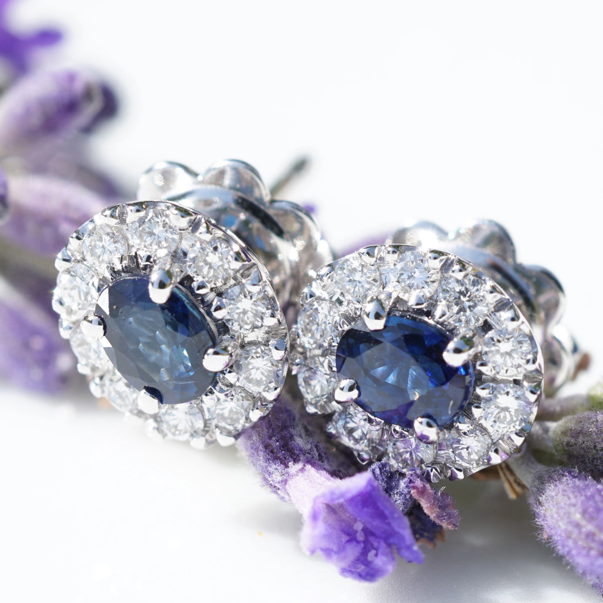 Luxury Saphire Earrings...18 kt Gold....made in bella Italy