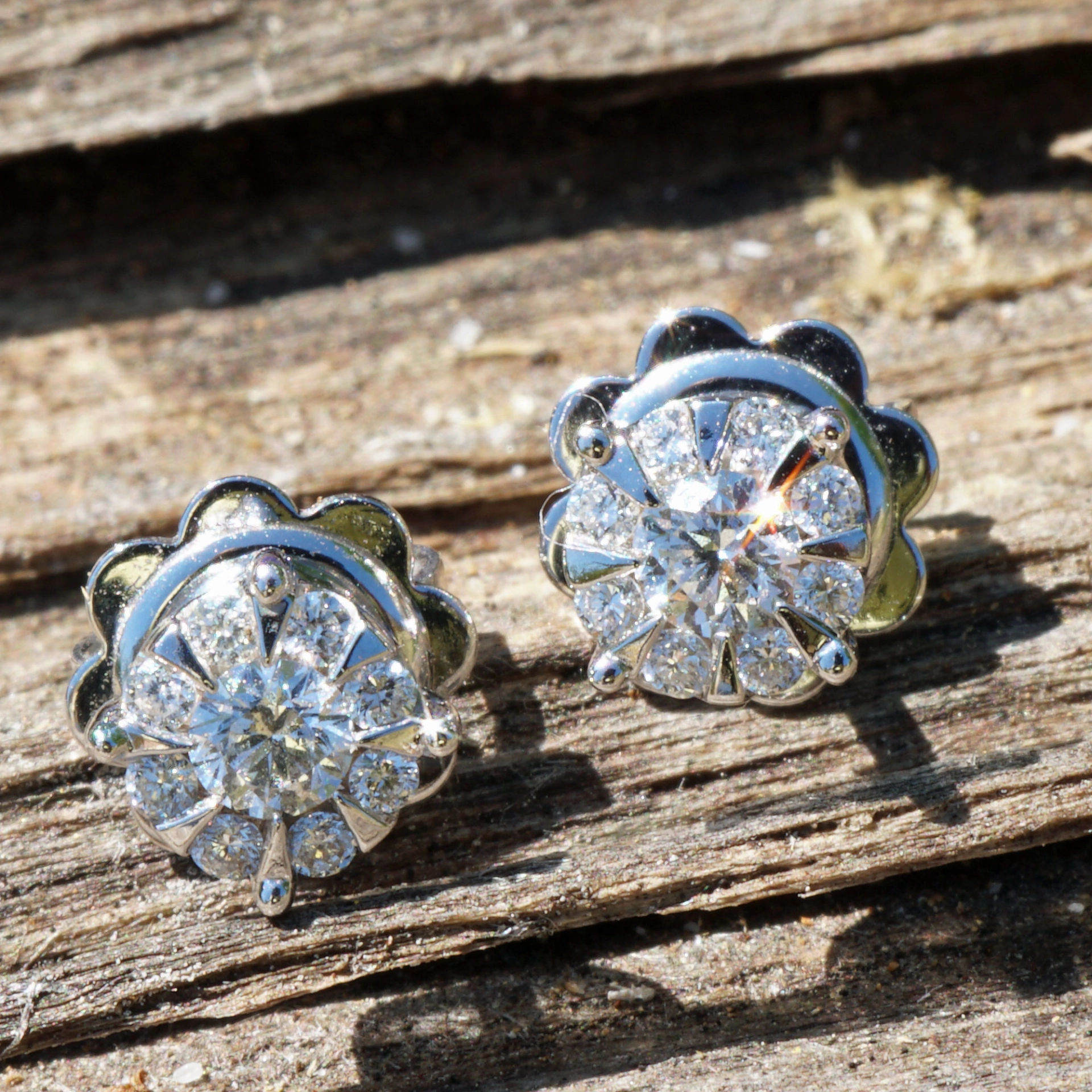 Diamond Earsticks 18 kt Whitegold 0.28 ct TW / VS....looks like Halfcarat