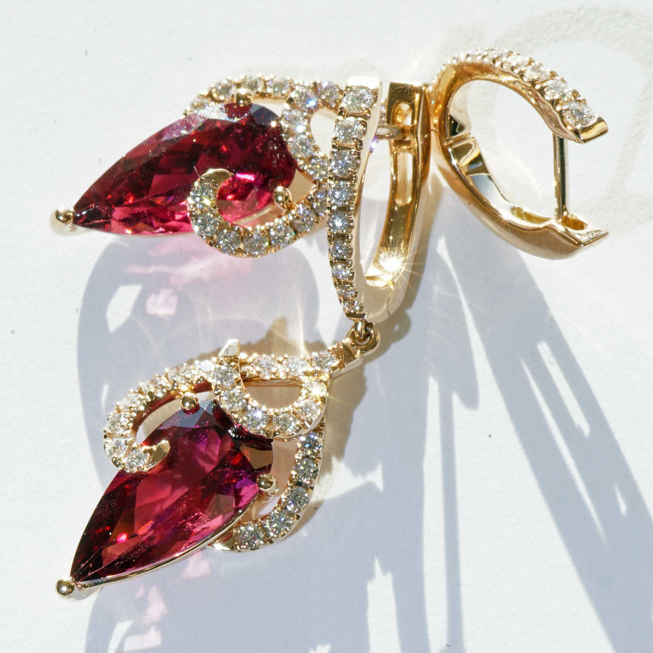 Rubellite Brilliant Earrings 750 Rose Gold 6 ct 0.70 ct.. Exception Tourmalines from Mozambique AAA+ it doesn't get any better