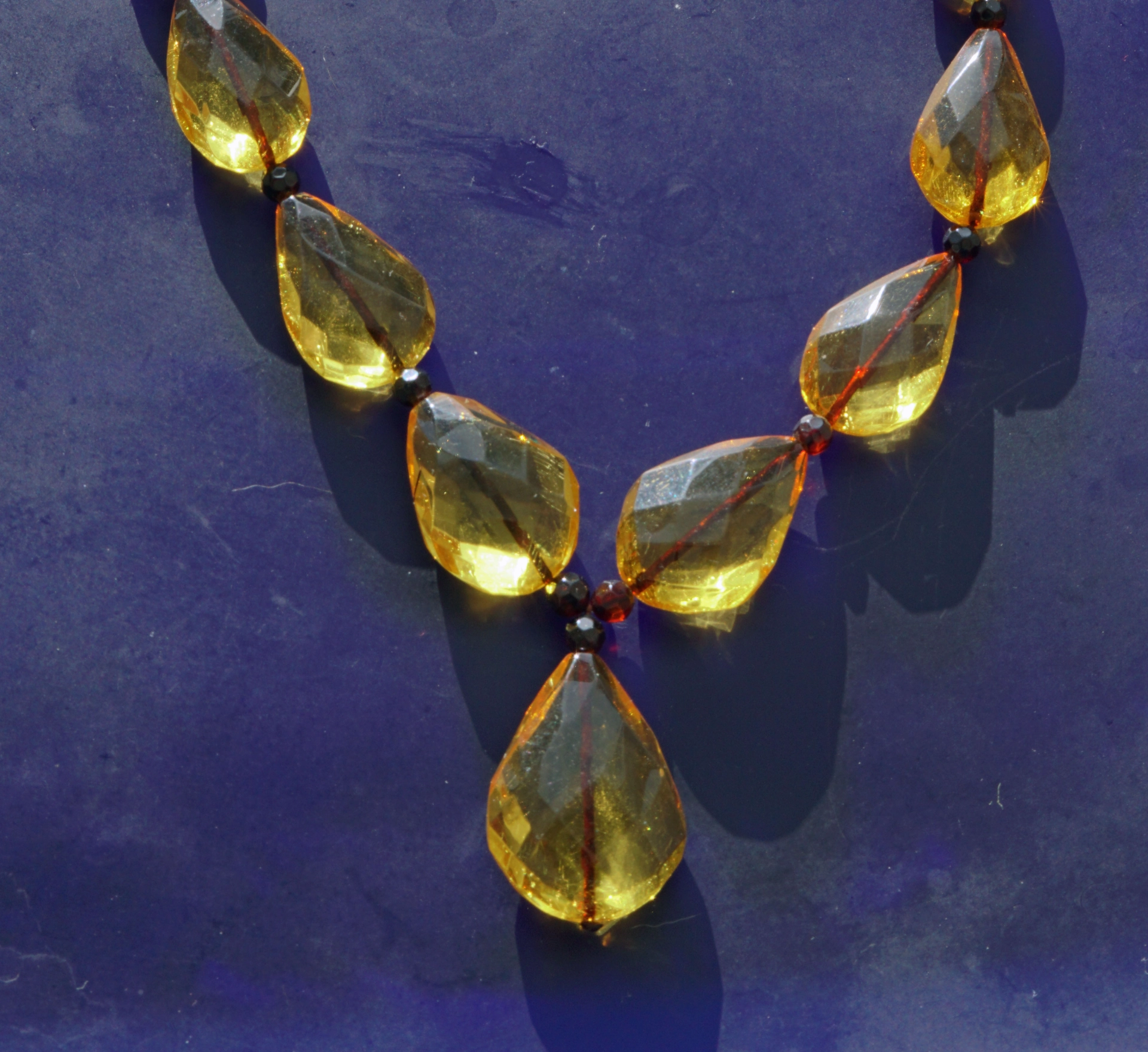 Amber Necklace with big Drops...Y-Style.....very pretty