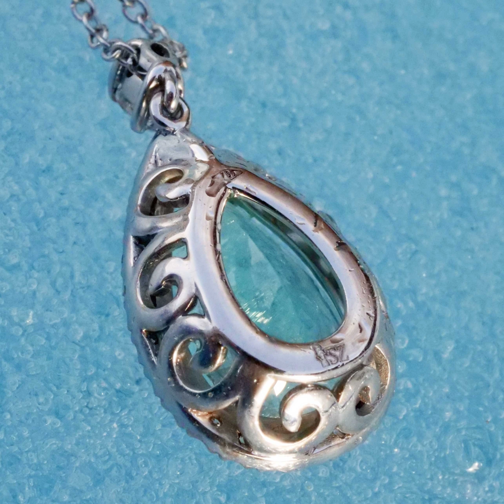 Paraiba Tourmalin Brilliant Necklace 3.89 ct 0.43 ct 18 kt White Gold..what a Icebreaker