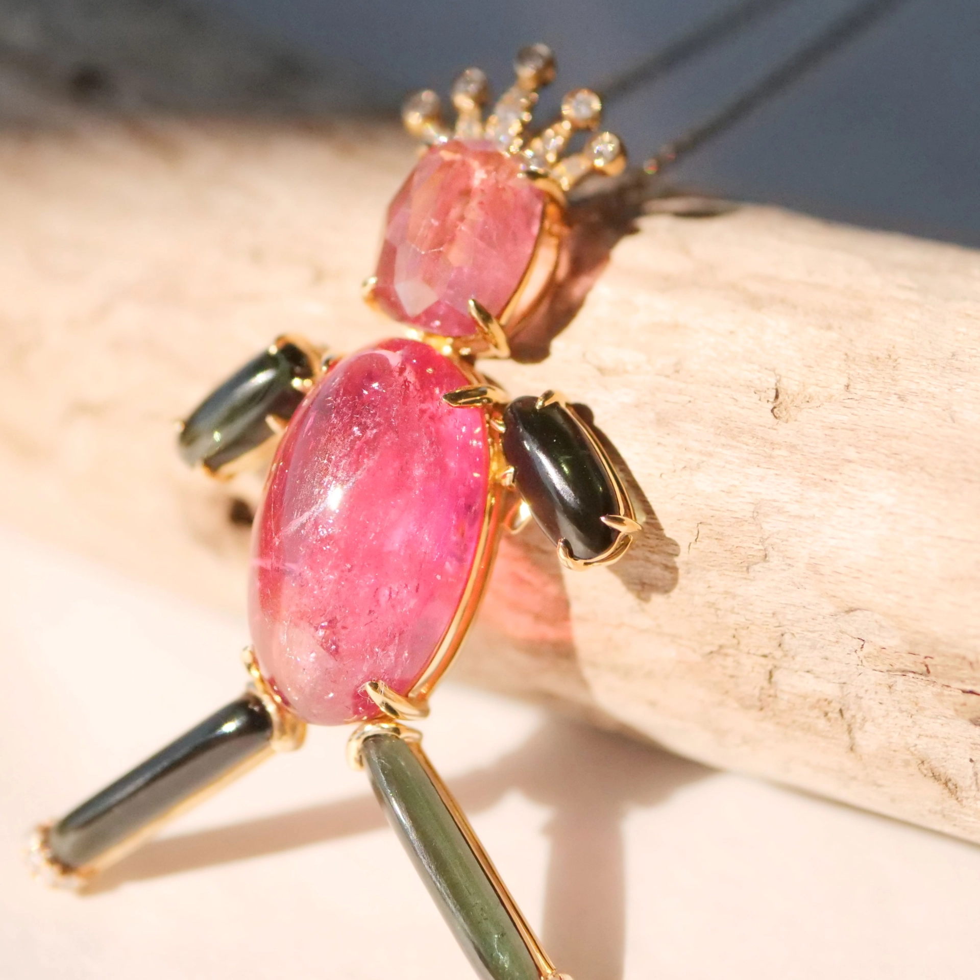 Gemstone Prince Pendant 18 kt Yellow Gold 20 ct 0.18 ct....really funny