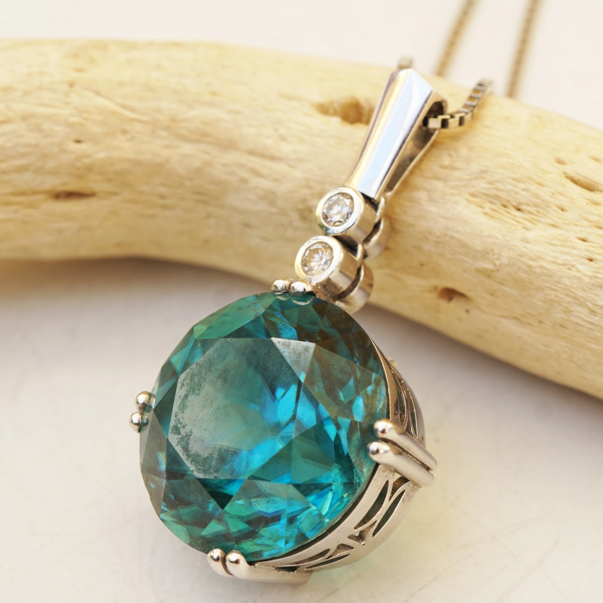 Zirkon Diamant Anhänger mit Kette 25 carat 17 mm D. 585er Weissgold Kette in 850er Platin