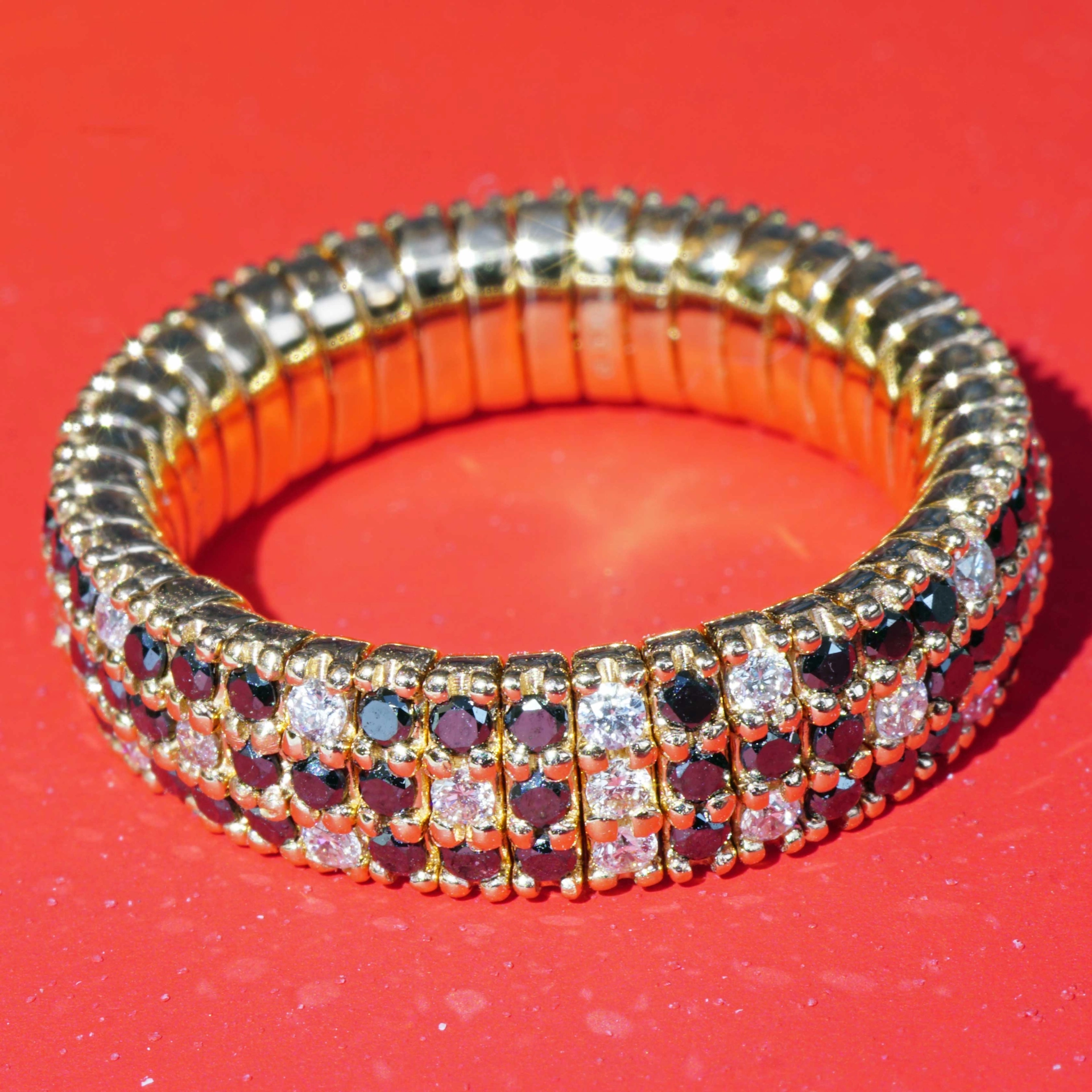 Brilliant Memory Ring Magic flexibel black-white 18 kt Rosegold..ingenious and simple