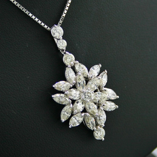 Brillant-Anhänger mit Kette, 900/-Platin