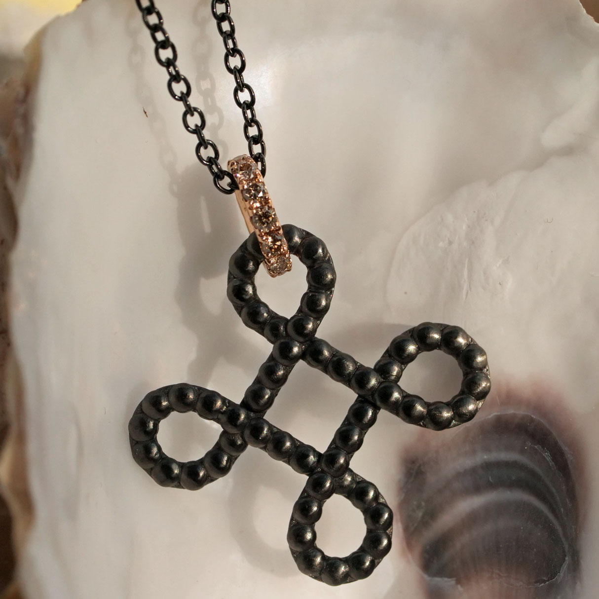 Brilliant Necklace 750 Rose Gold 0.29 ct TW VS... Mysticism Knot.. black rhodium-plated stainless steel