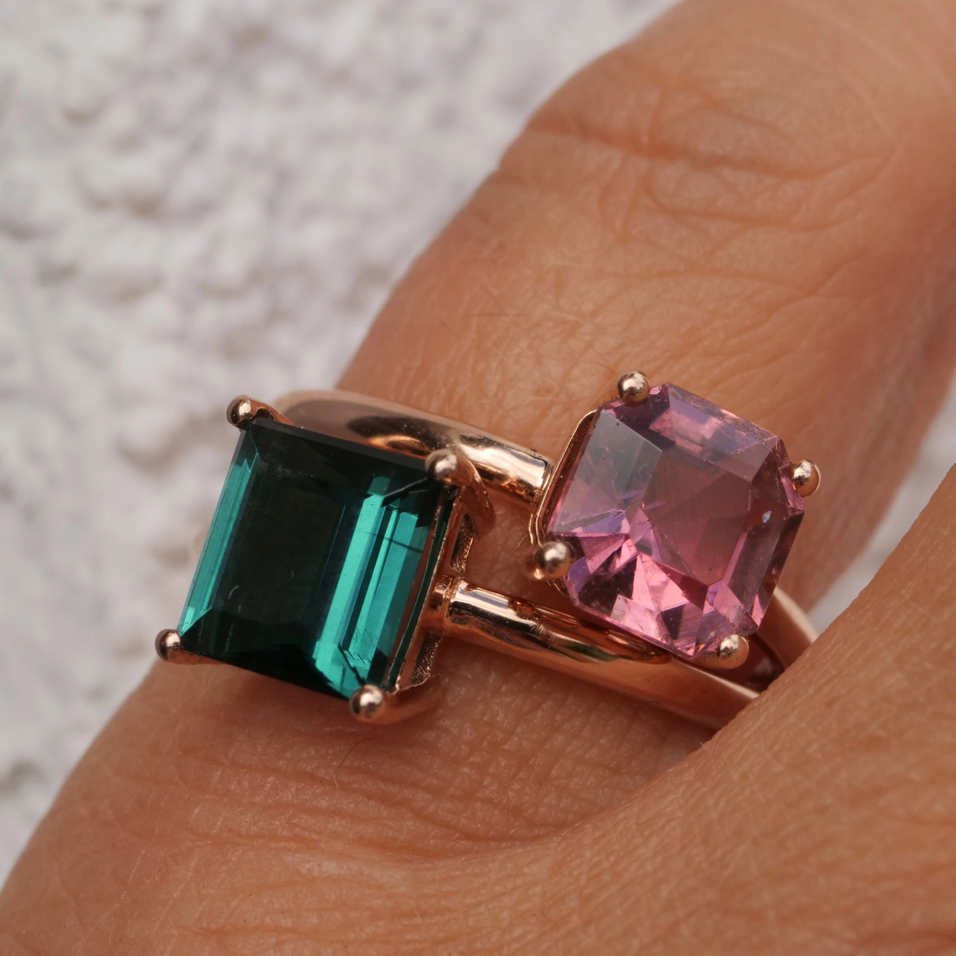 Turmalin Ring 18 kt Rosegold phantastic Color pink bluish