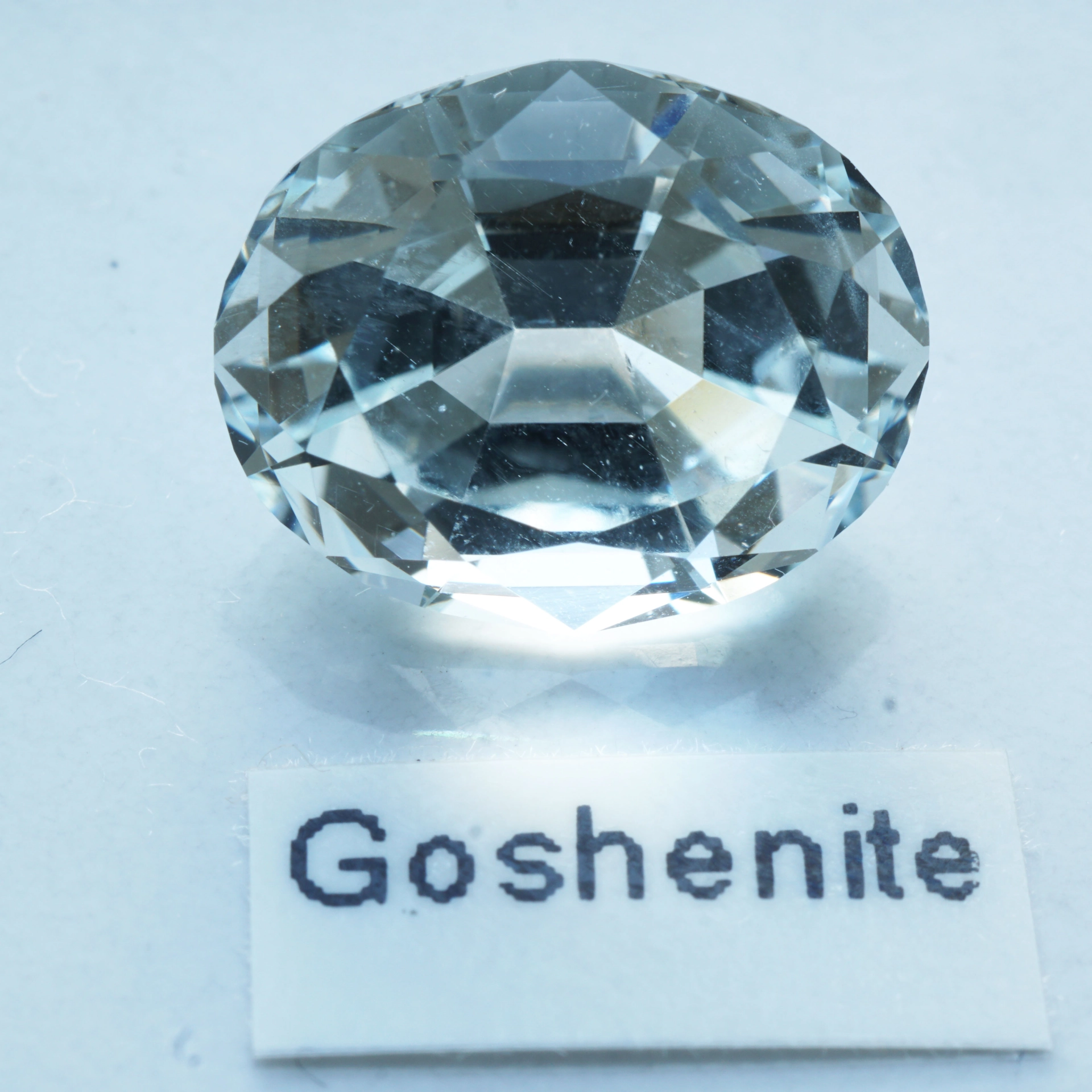 Goshenite beryl ring 4.82 ct, 750 yellow gold Mozambique ... colorless pure form