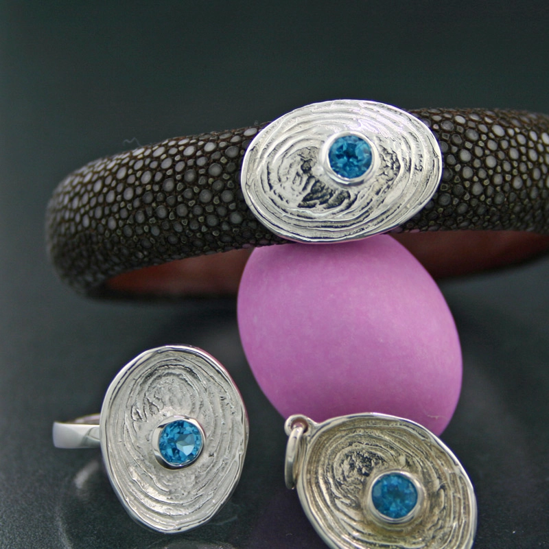 Topas-Rochenleder-Armreif, 925/-Silber