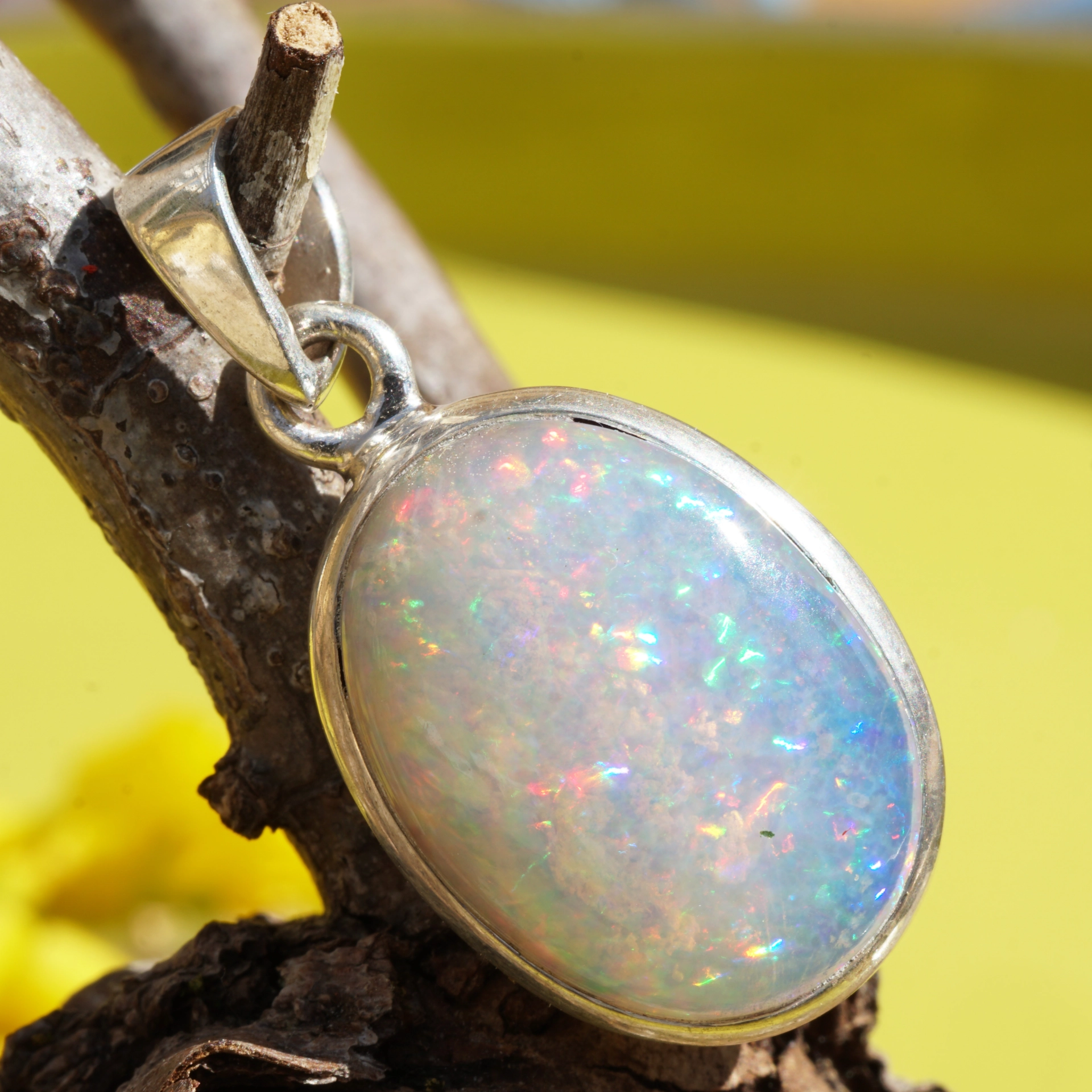Ethiopian Opal Pendant 925 Silver AAA 11 ct