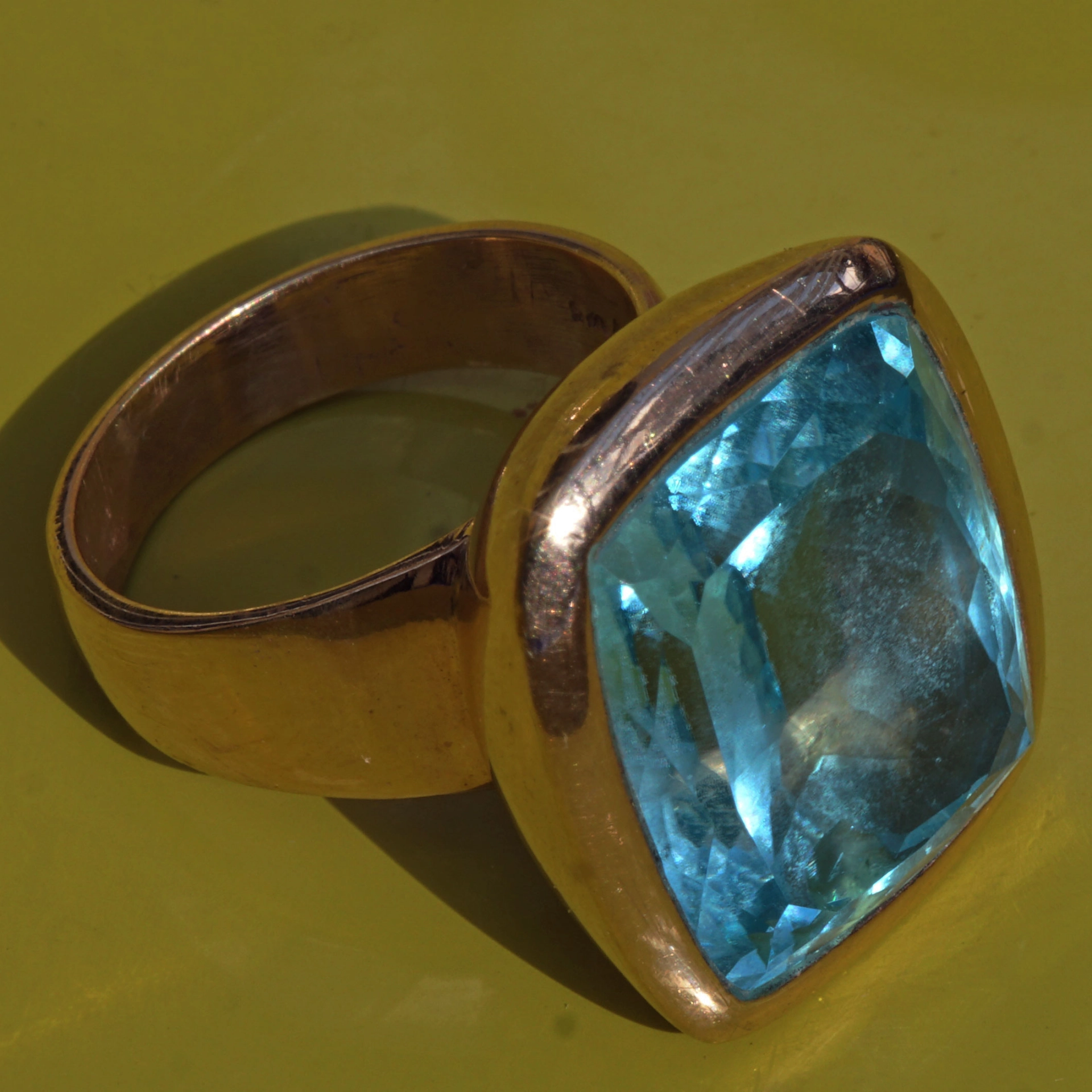 Bluetopaz Ring 27 ct Silver Rosegold Plated....Wow Jewelry