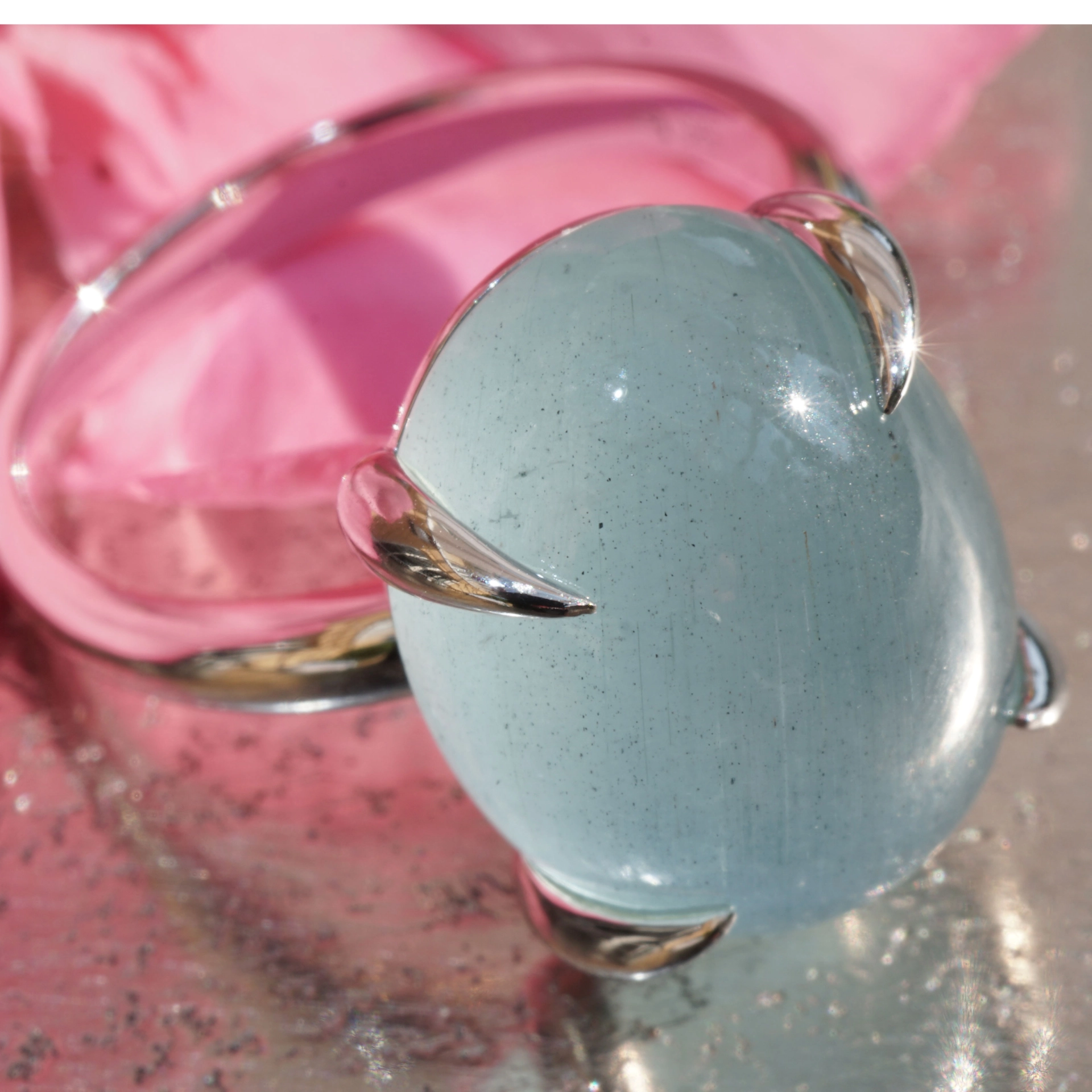 Aquamarin Ring 18 kt White Gold ...magic Light