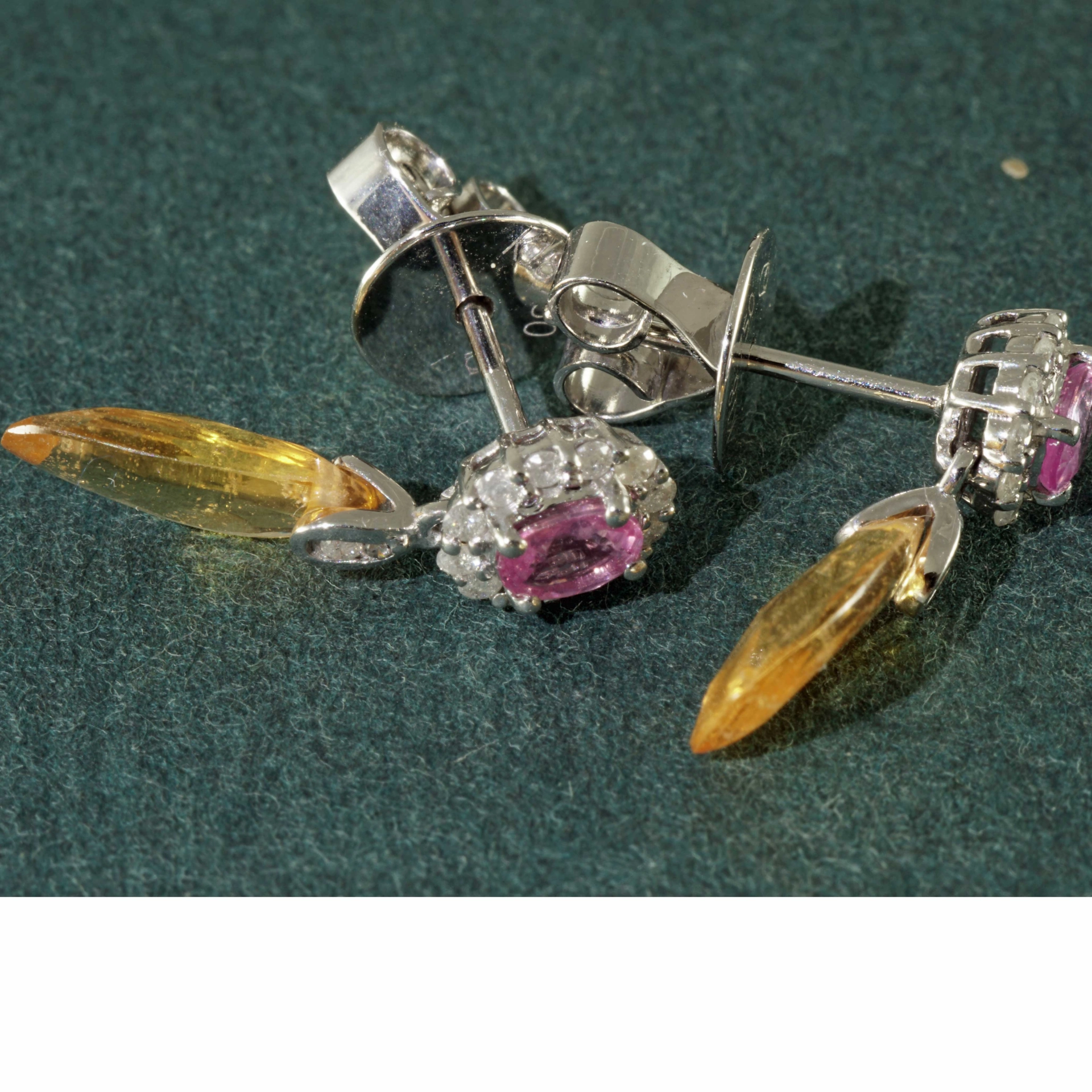 Pink and Yellow Sugarloaf Saphire with Diamond Earrings 18 kt Yellow Gold