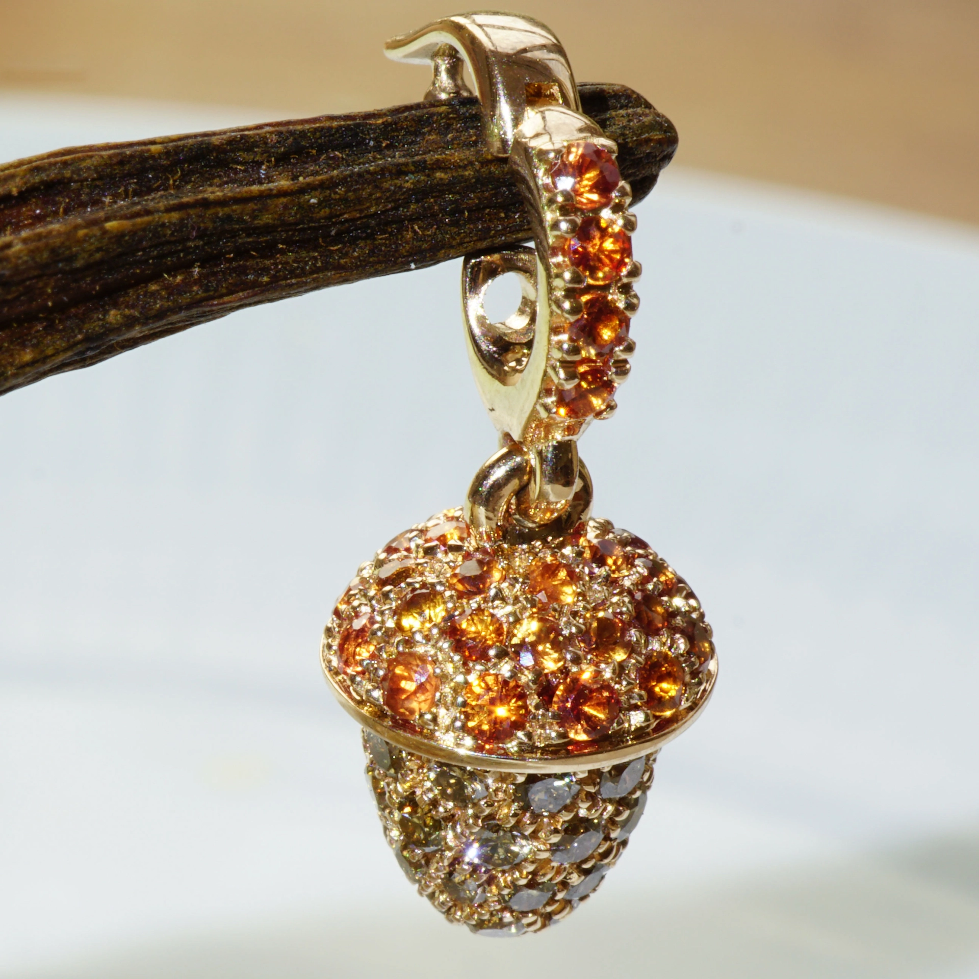 Diamond Saphire Drop Pendant 18 kt Rosegold.......sooo cute