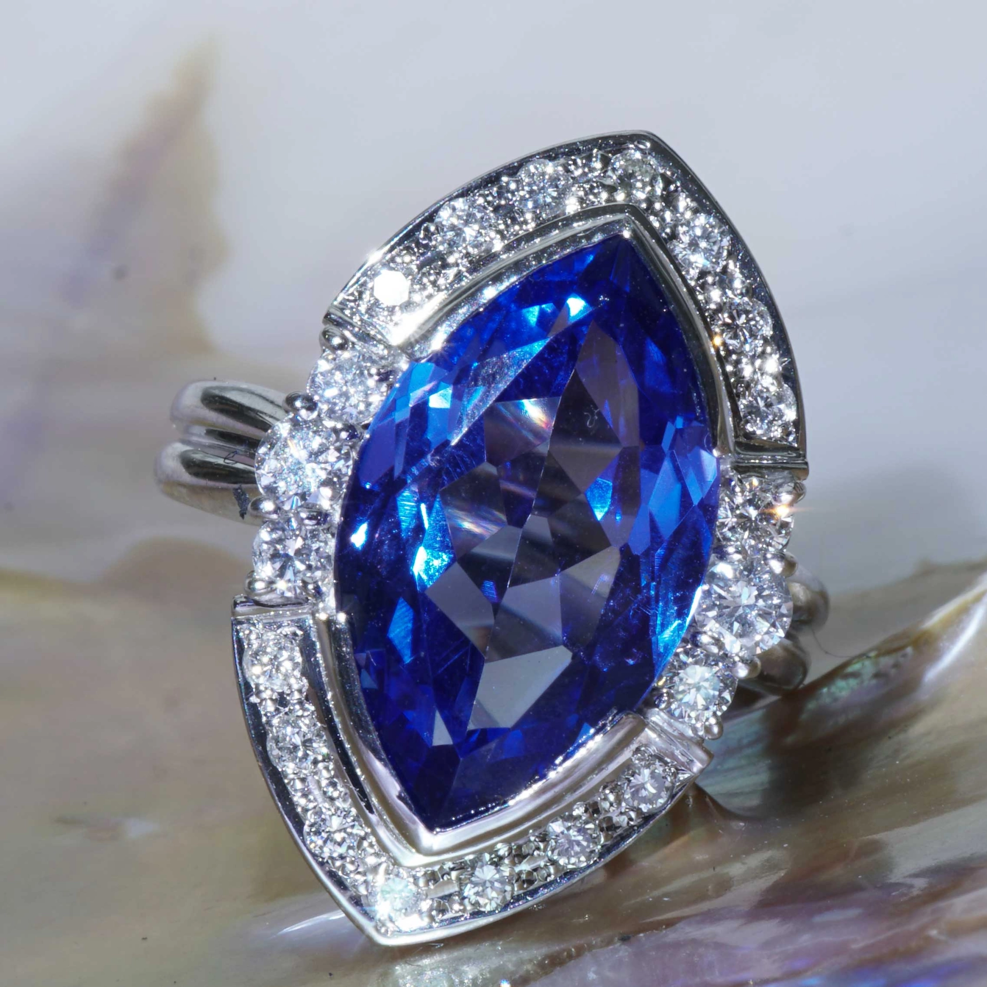 Tanzanite Brilliant Ring 900 Platinum 6.42 ct 0.50 ct.. Star of Africa in Navette Shape...soooo beautiful