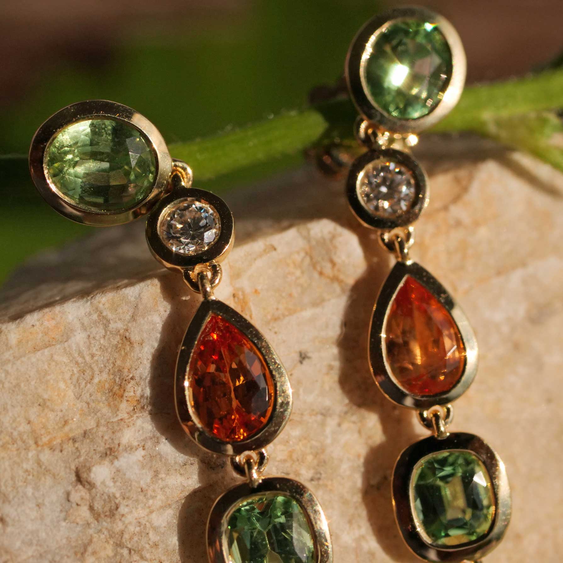 Rare Mandarin Garnet Brilliant Tsavorite Earrings 750 Yellow Gold 6.21 ct 0.24 ct Exceptional Color Orange and Green