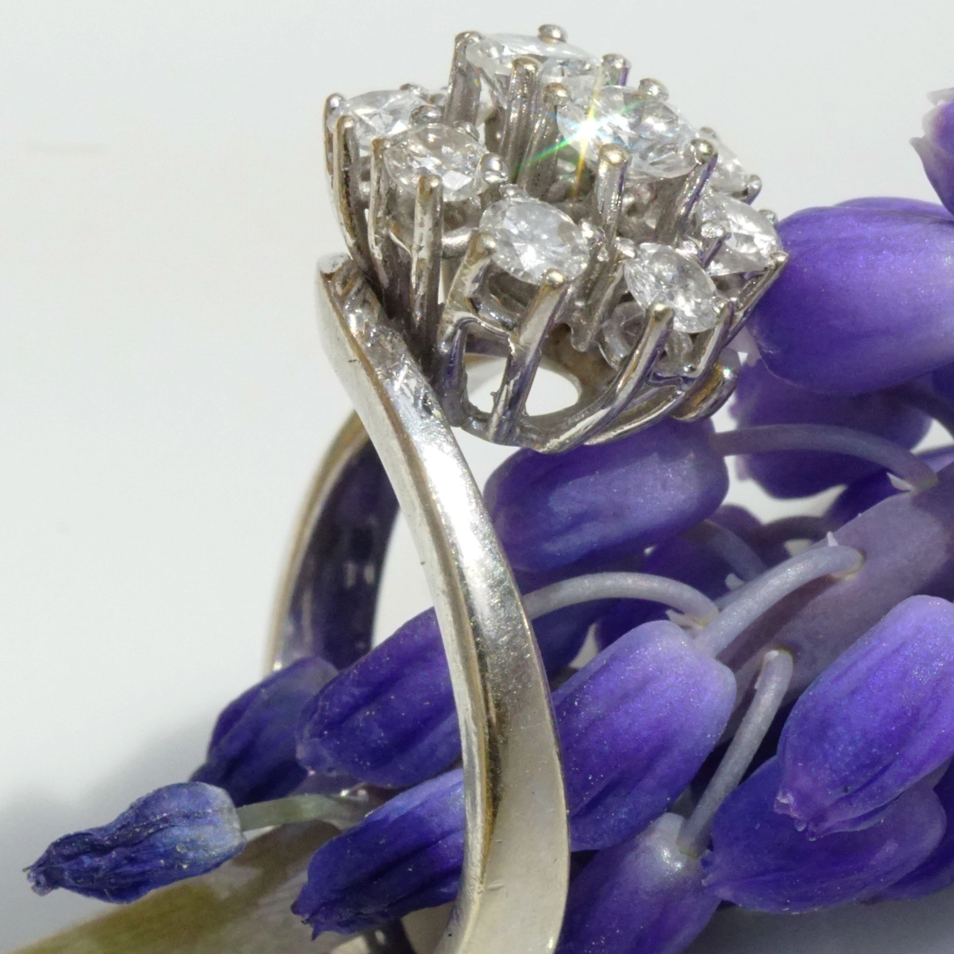 Brilliant Ring 1 ct Diamonds...what a charming Style