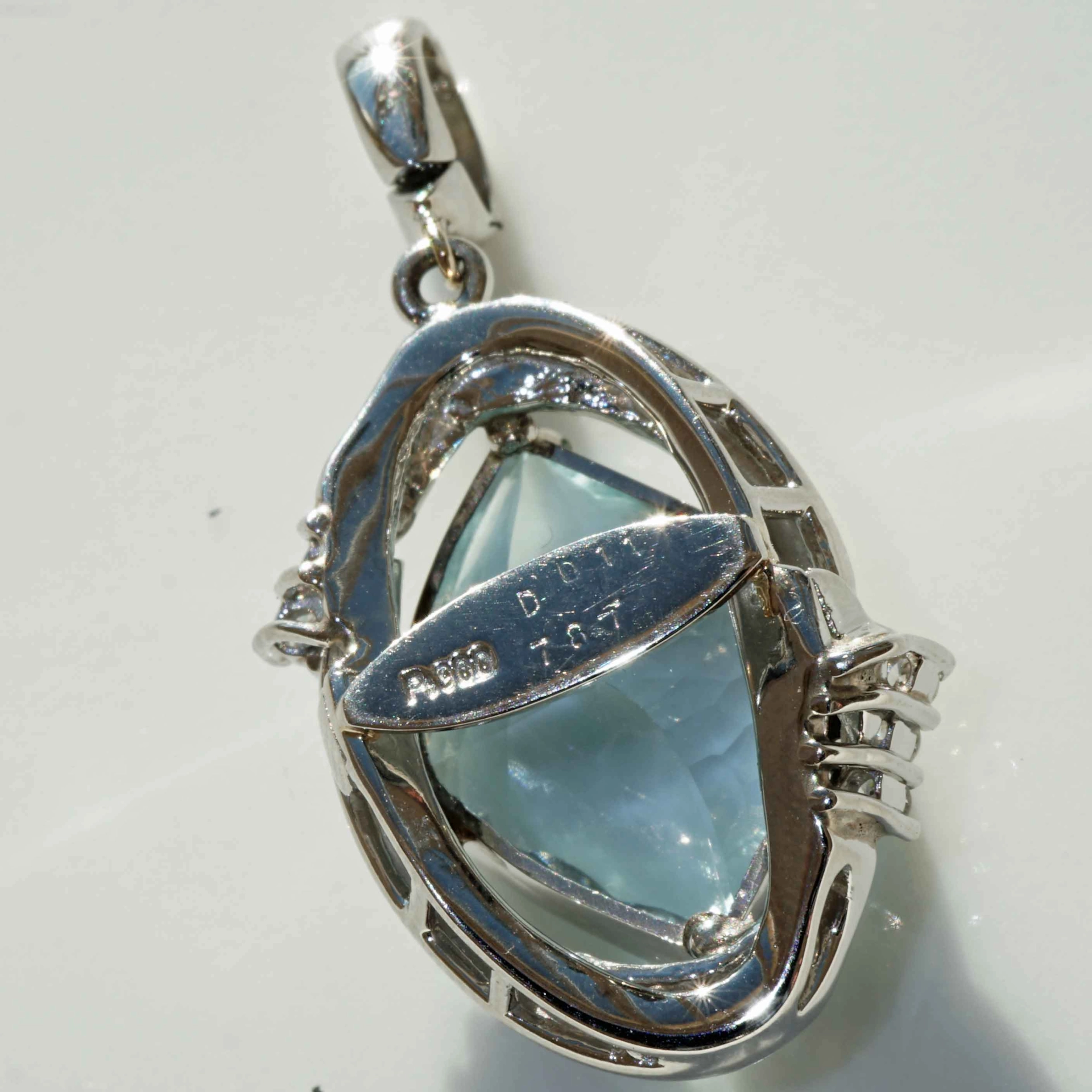 Fancy Aquamarin Brilliant Pendant 7.8 ct  900 Patinum 0.35 ct beautiful Color