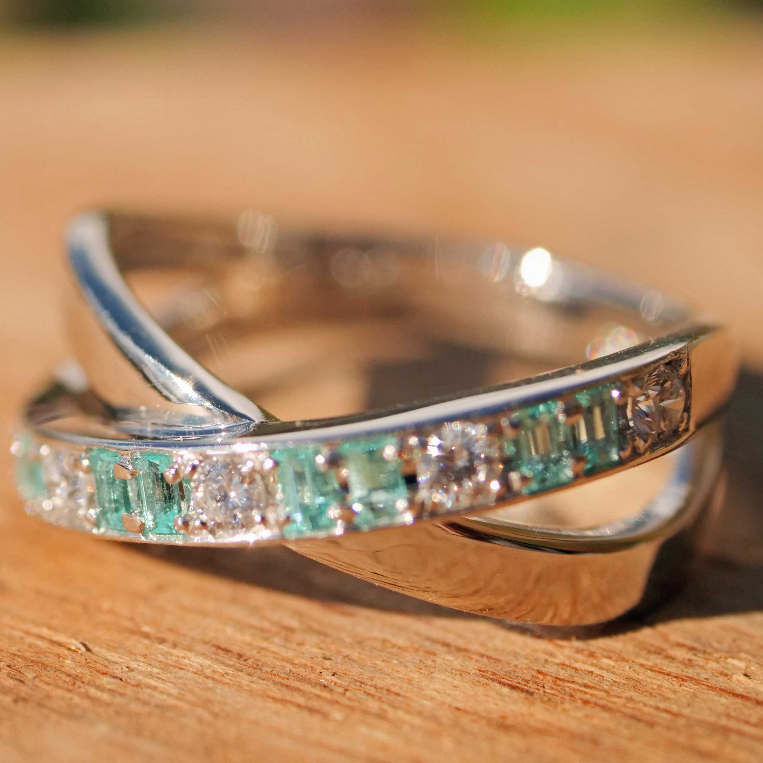 TOP Selection Paraiba Brilliant Ring 0.17 ct 0.16ct 950 Platinum with particularly pure Gemstones
